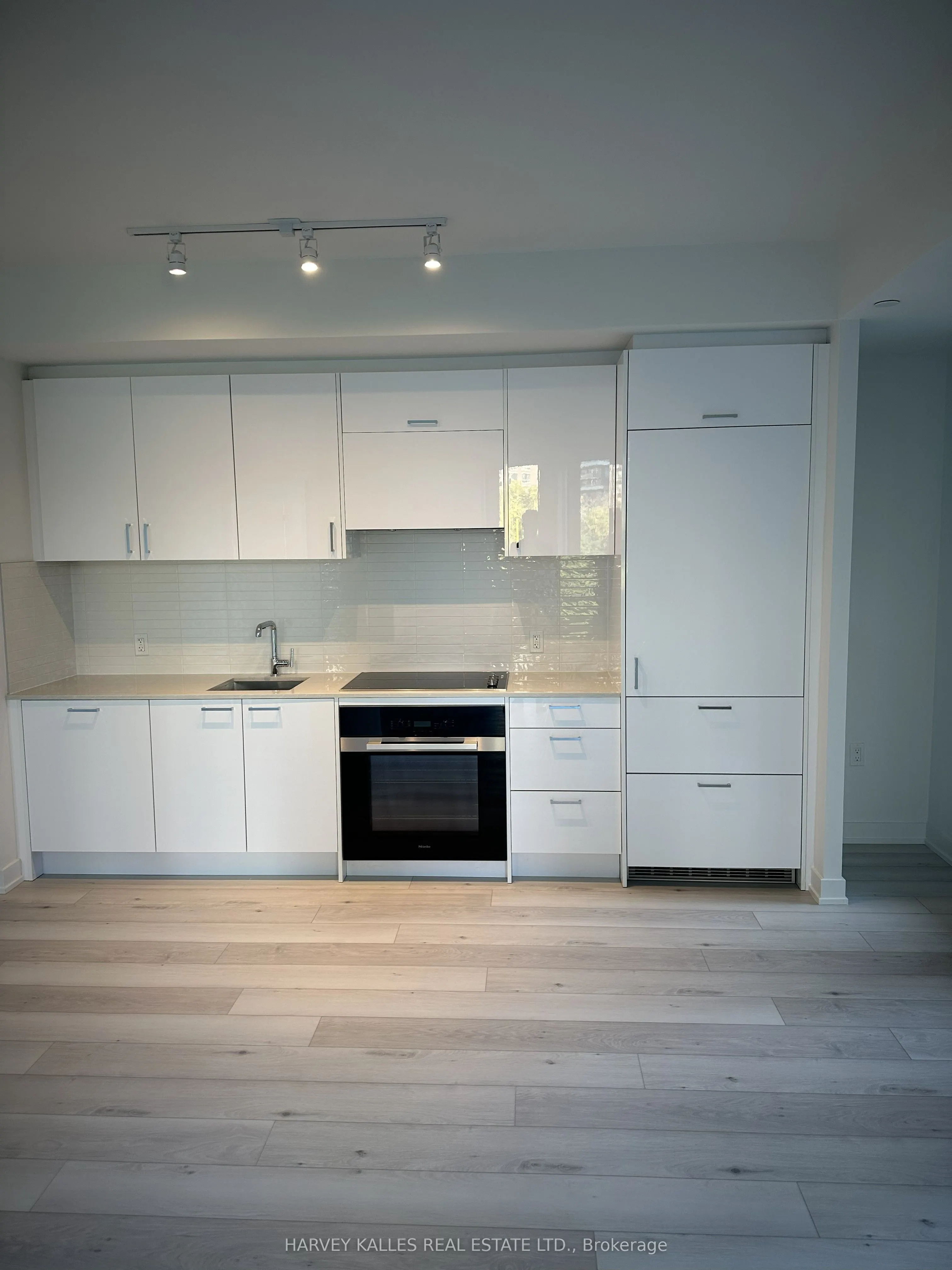 1 Kyle Lowry Road, #207