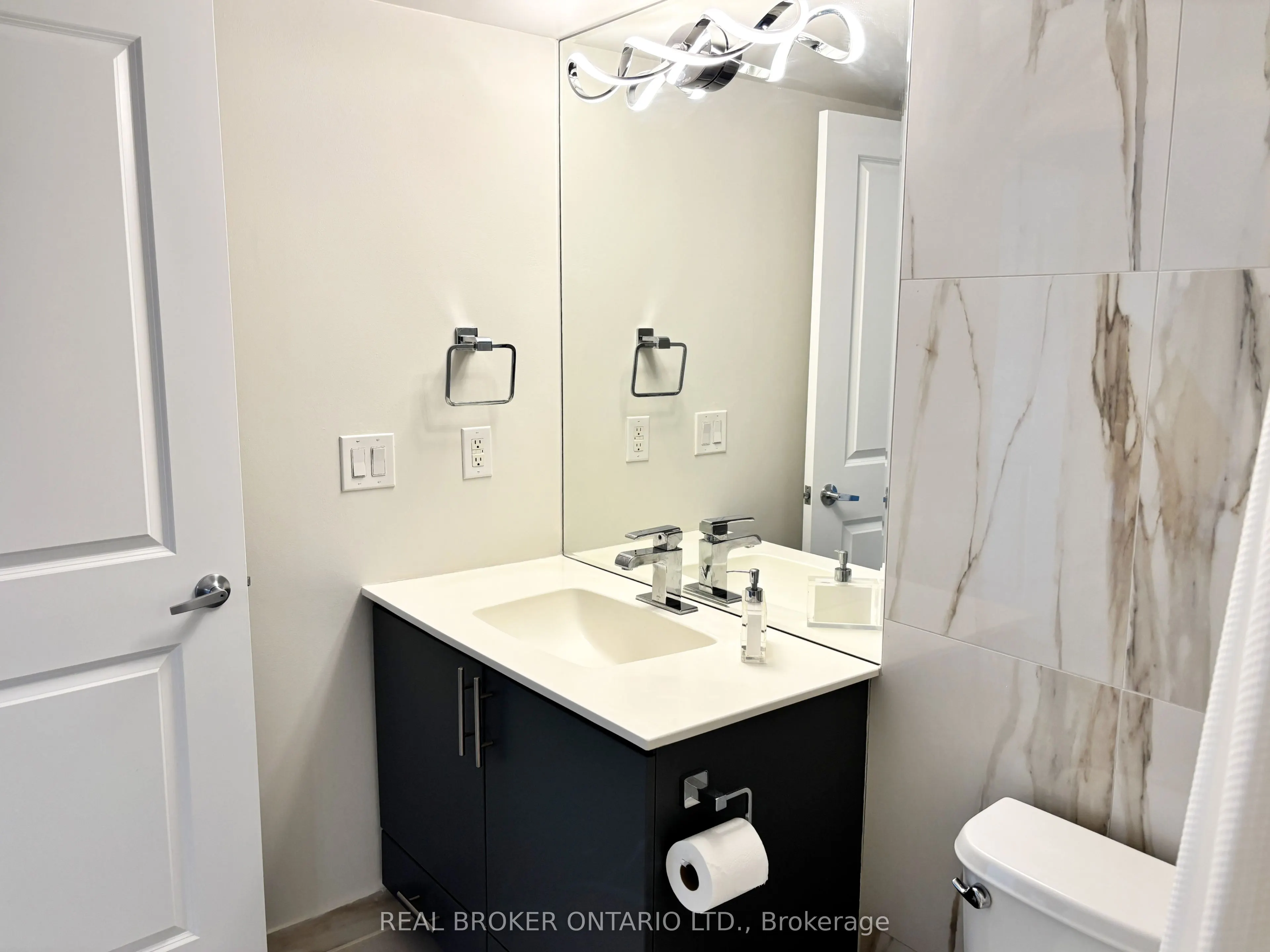 27 Rean Drive, #613