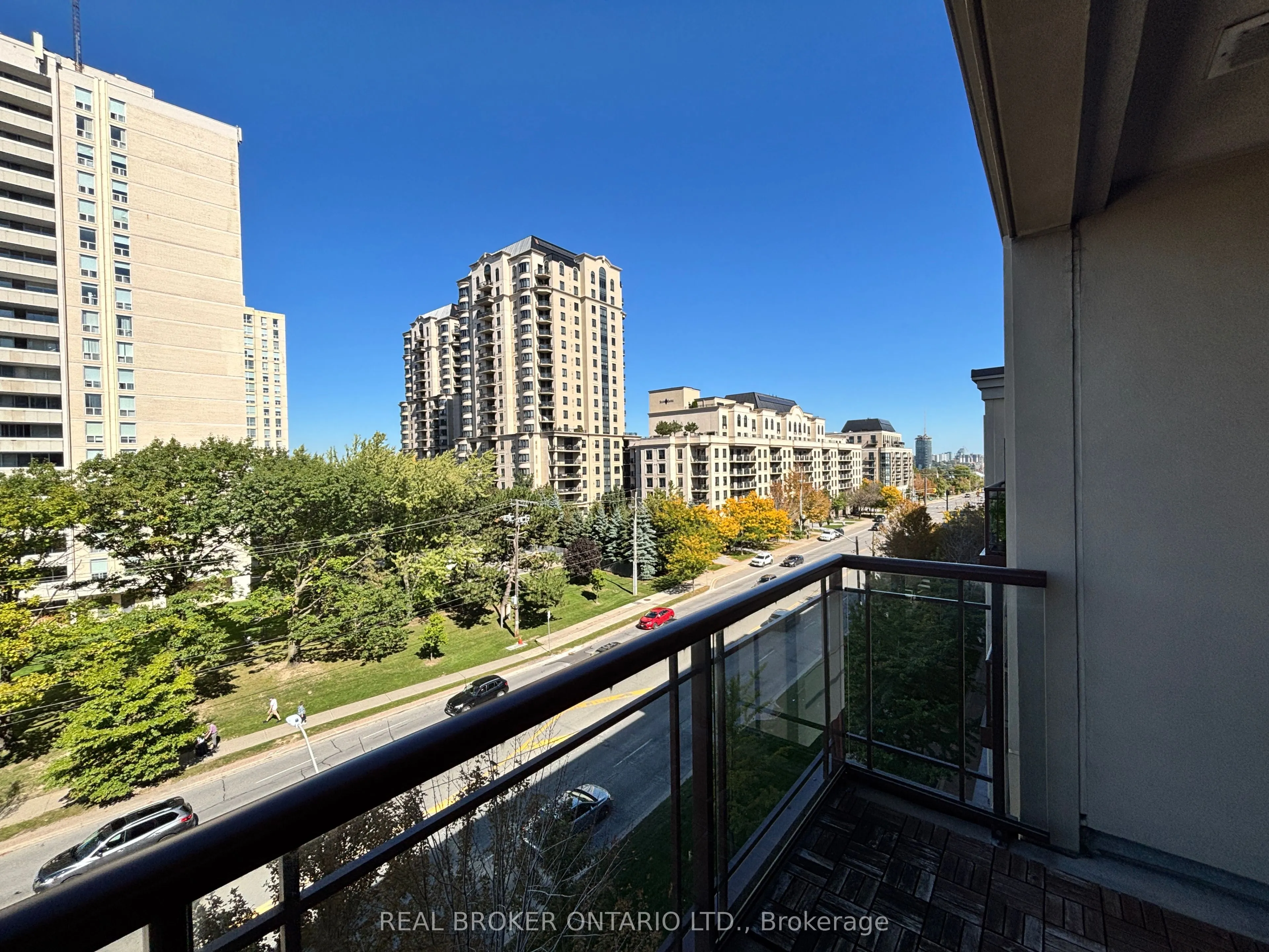 27 Rean Drive, #613