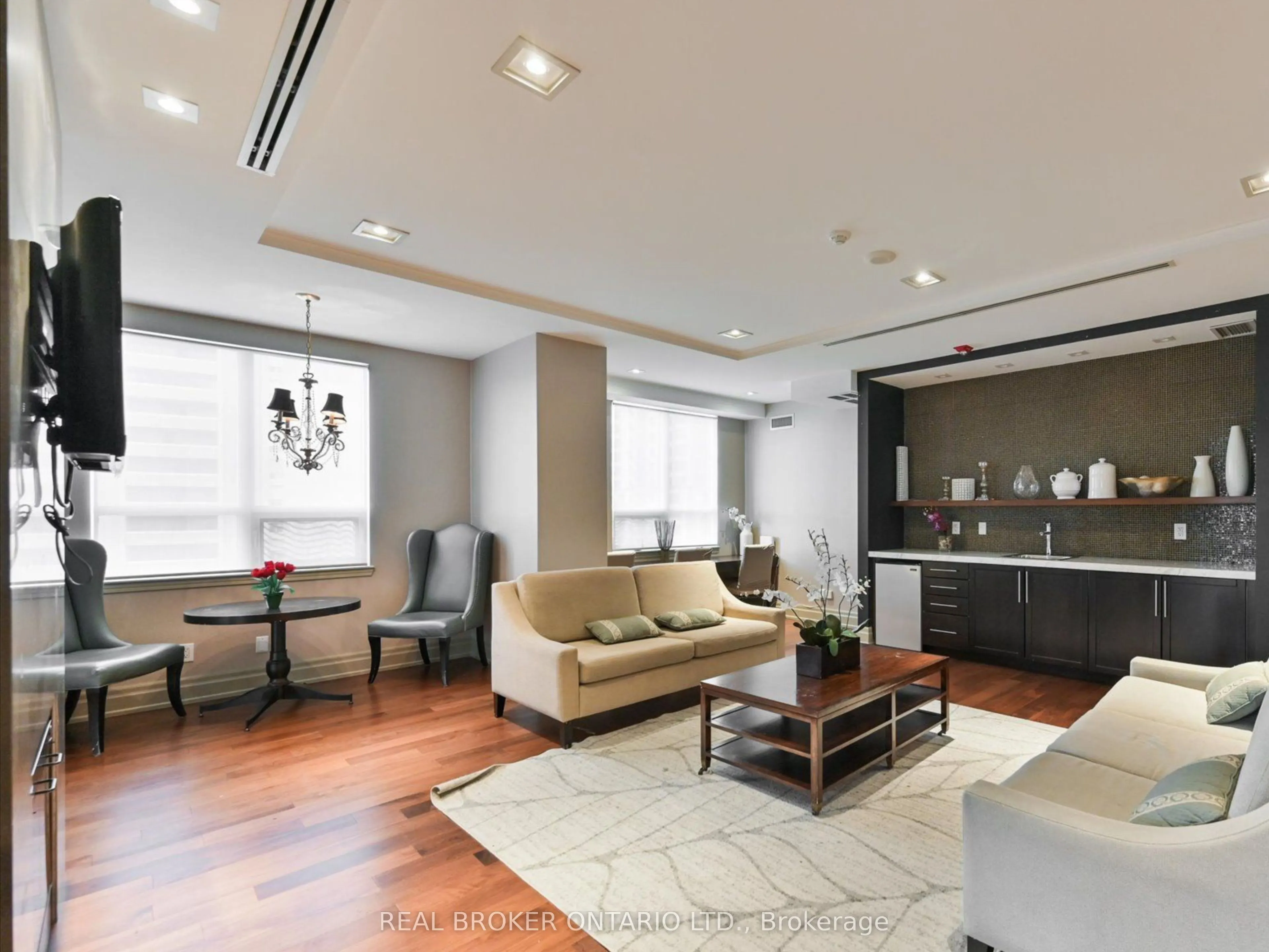 27 Rean Drive, #613