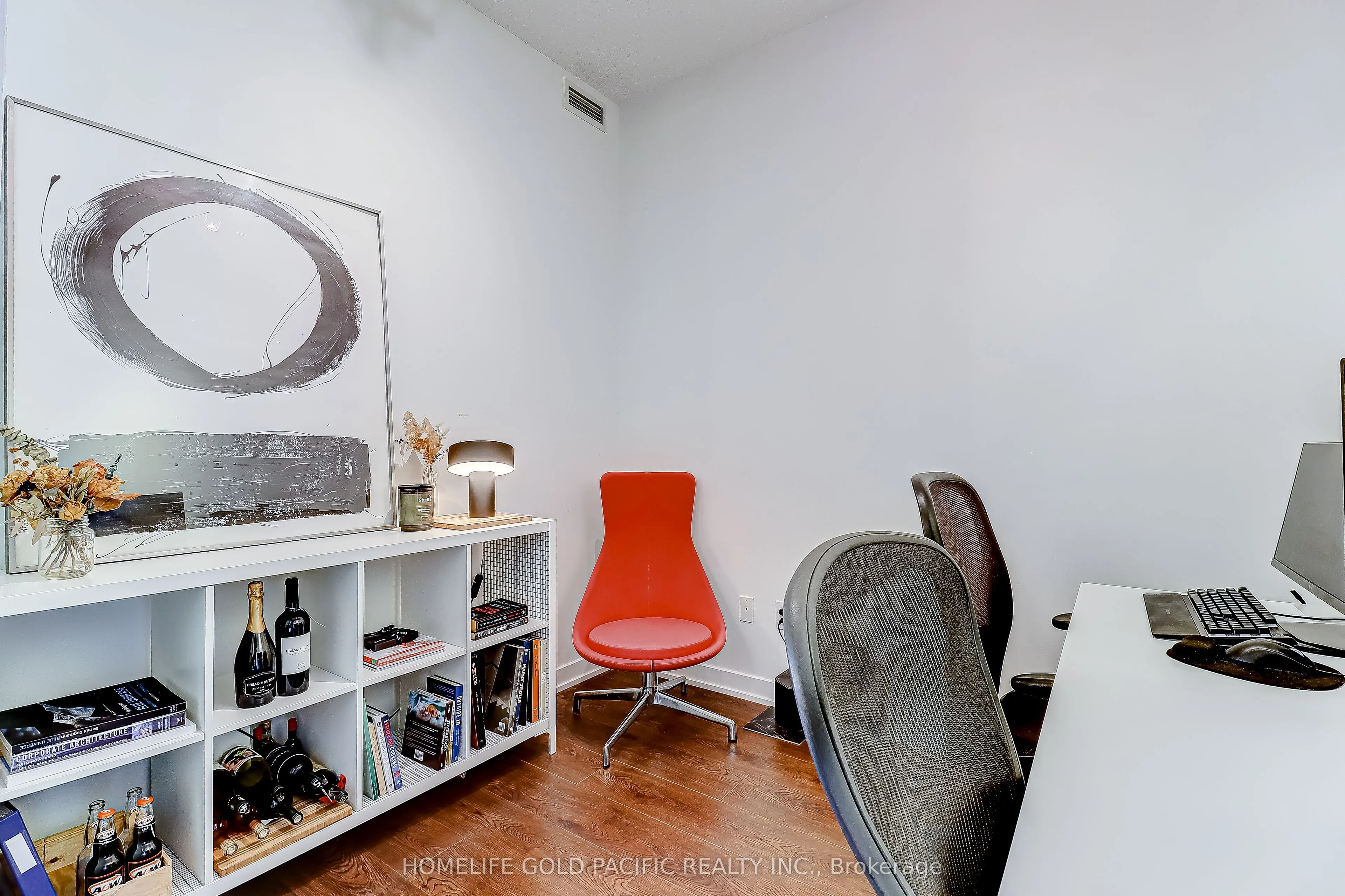121 Mcmahon Drive, #3610