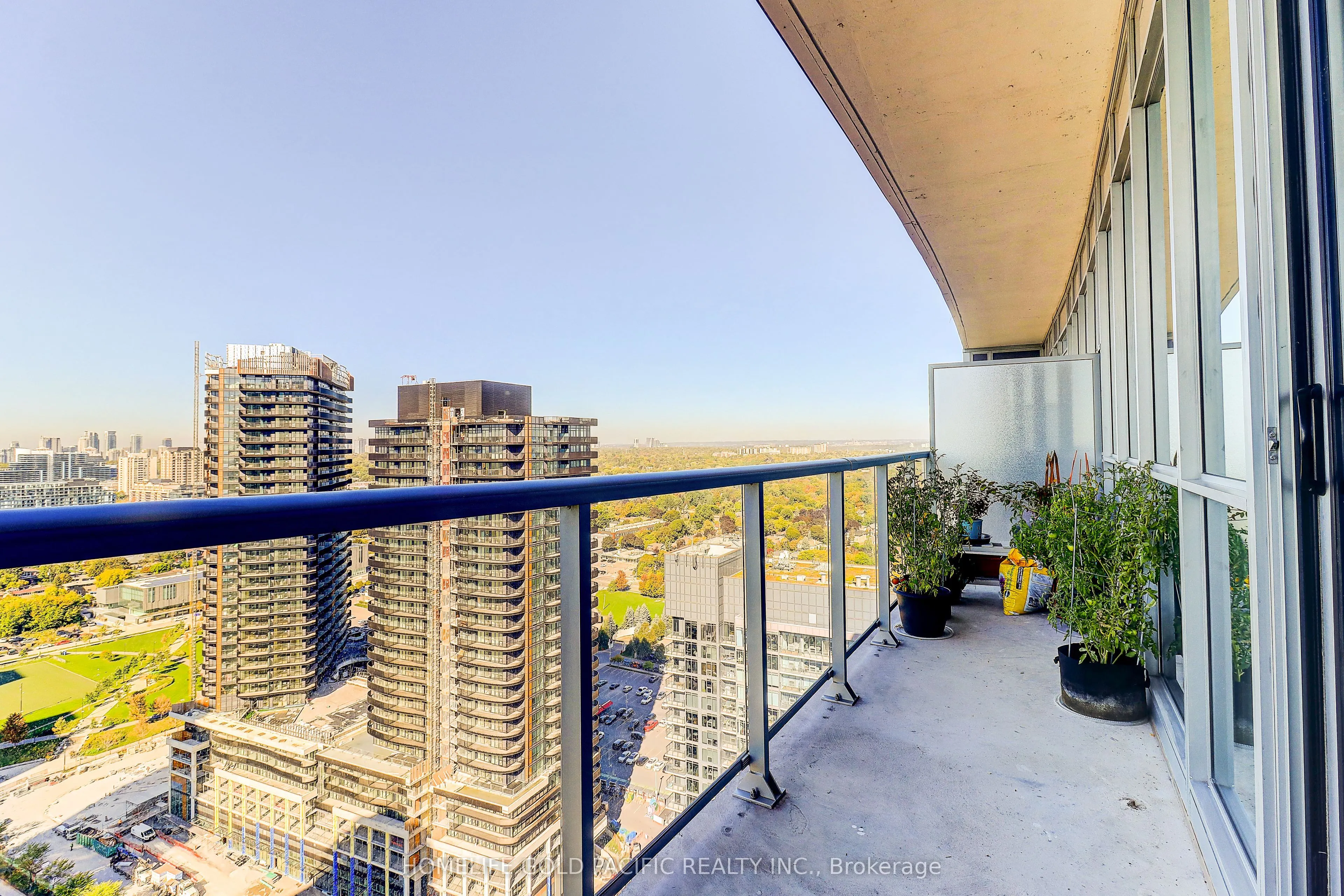 121 Mcmahon Drive, #3610