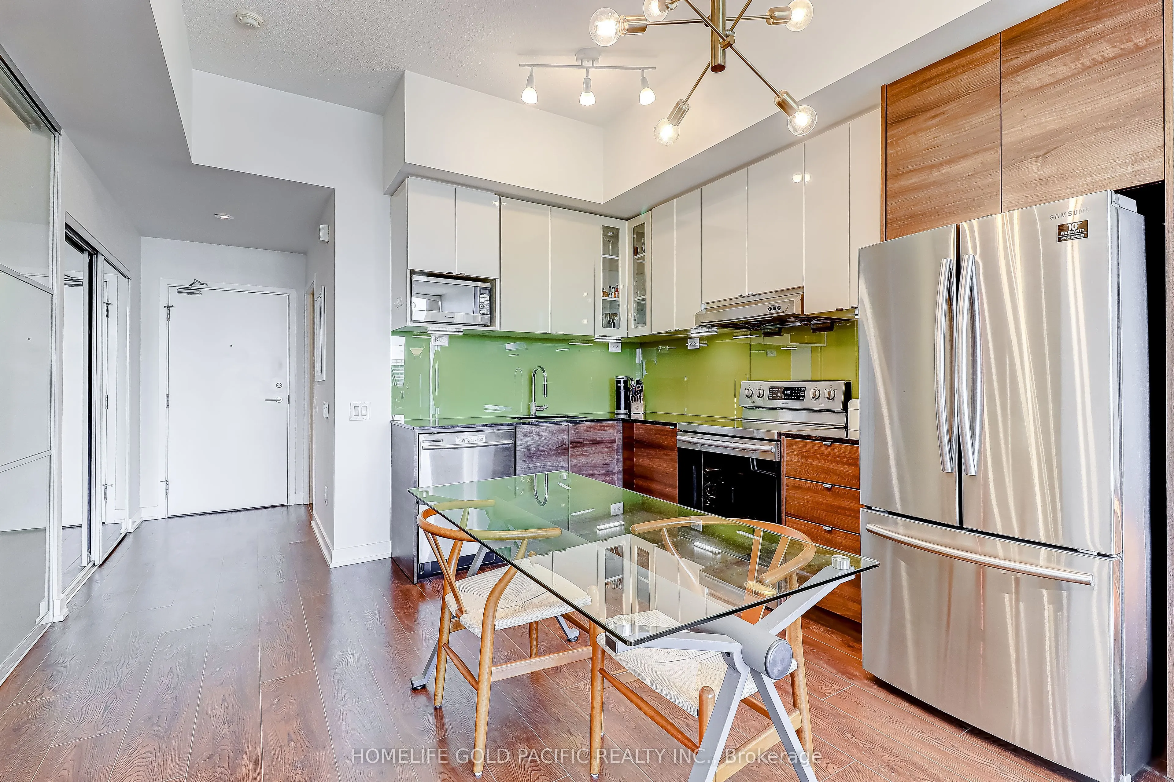 121 Mcmahon Drive, #3610