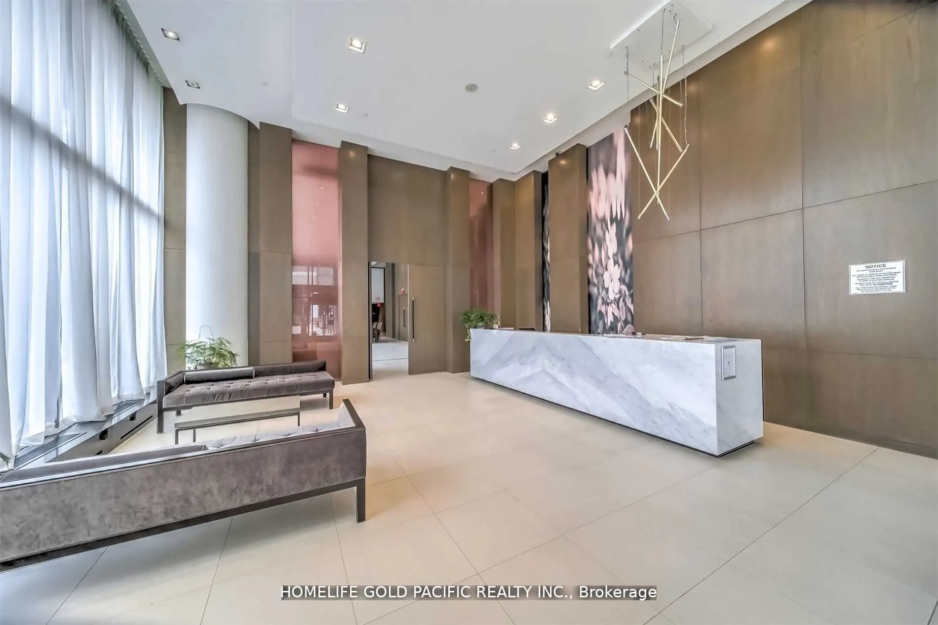 121 Mcmahon Drive, #3610