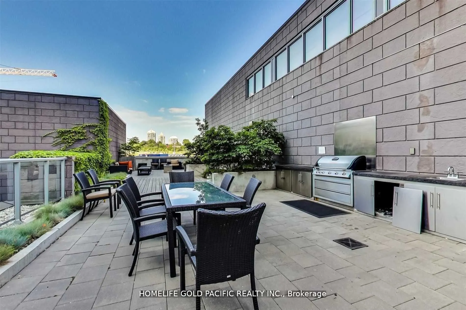 121 Mcmahon Drive, #3610