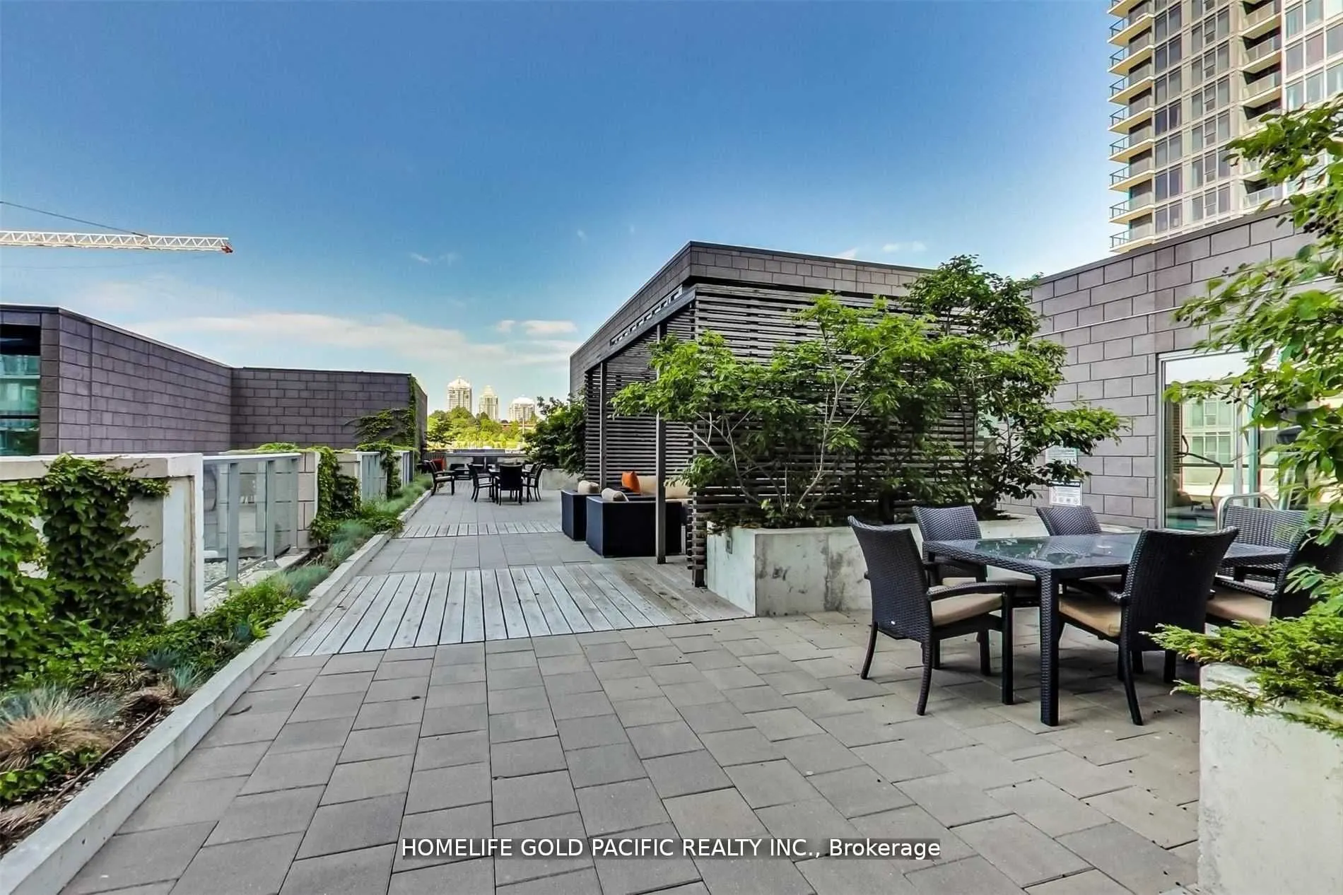 121 Mcmahon Drive, #3610