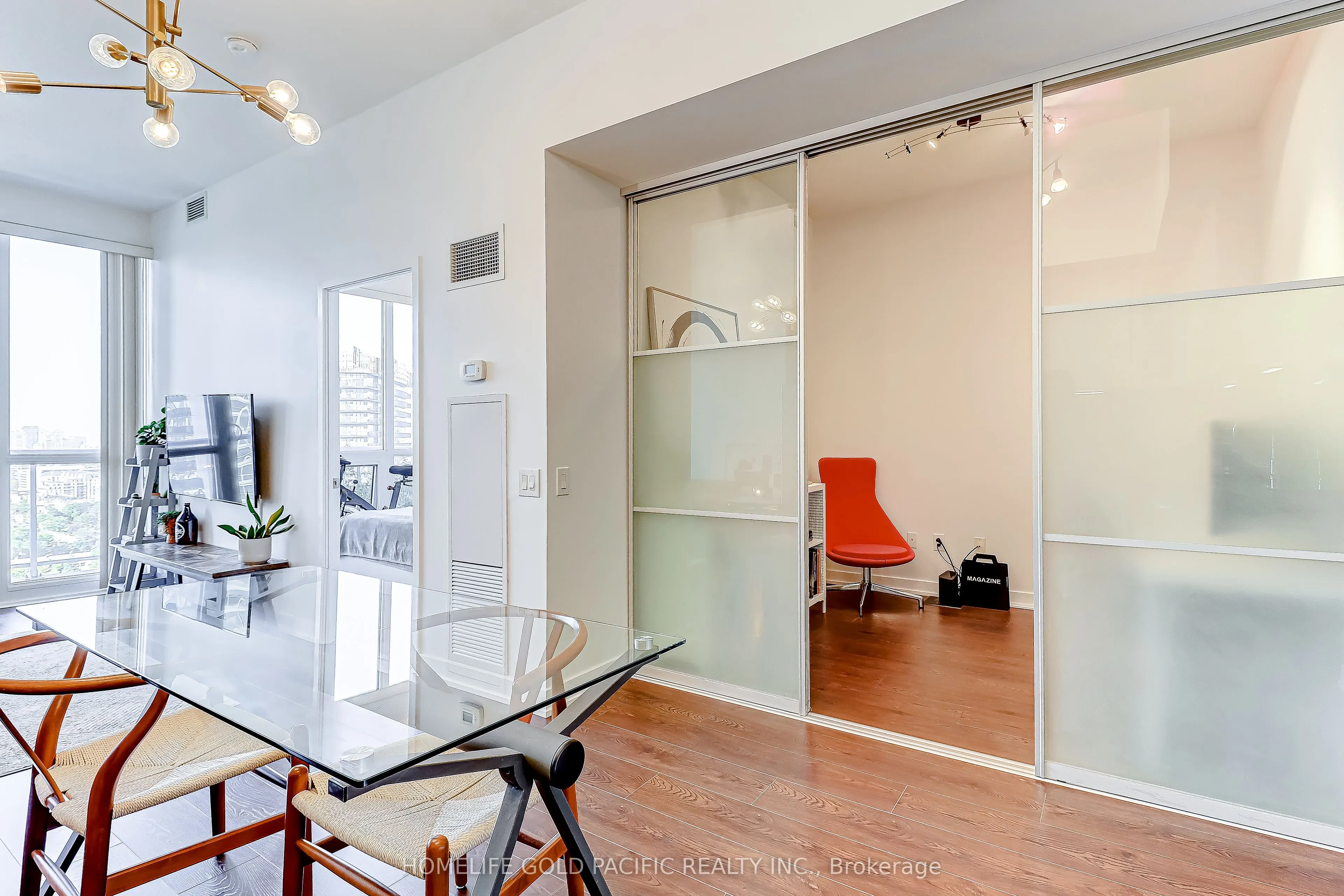 121 Mcmahon Drive, #3610