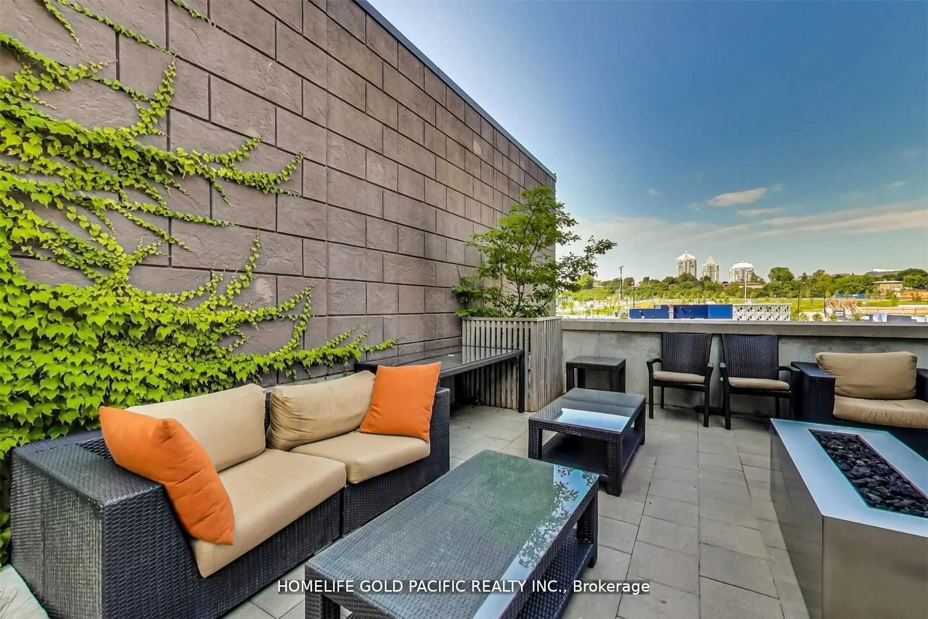 121 Mcmahon Drive, #3610