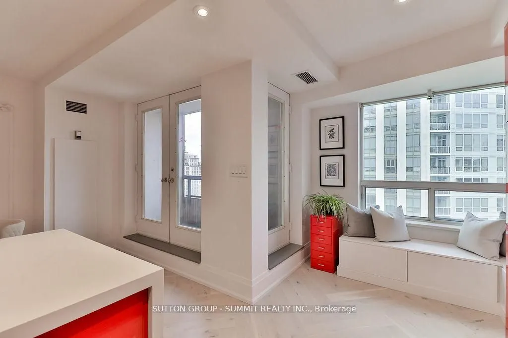 102 Bloor Street W, #Ph07