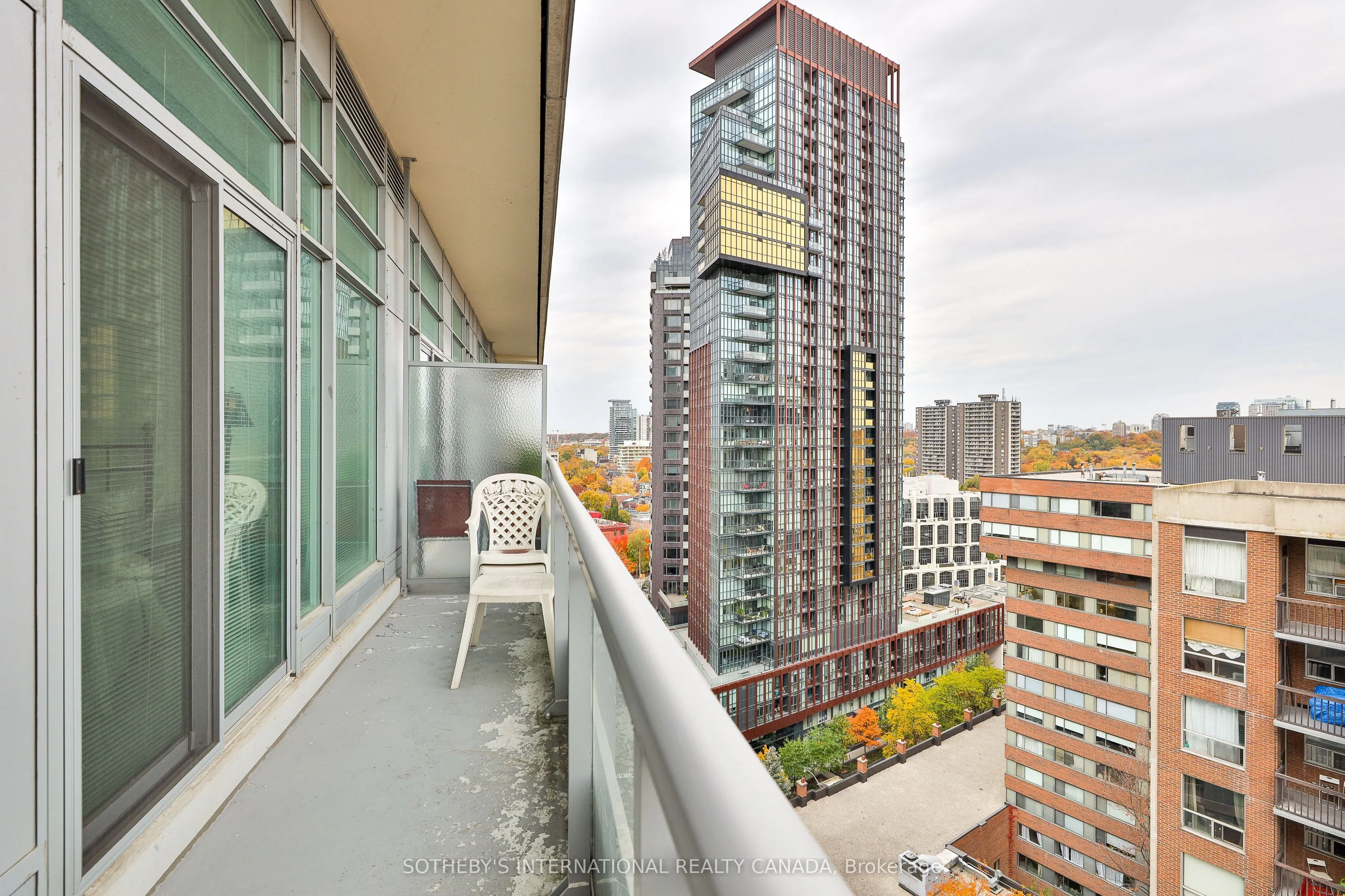 8 Scollard Street #Ph 201