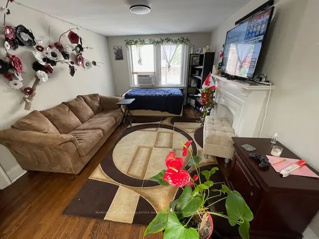 1064 Eglinton Avenue W