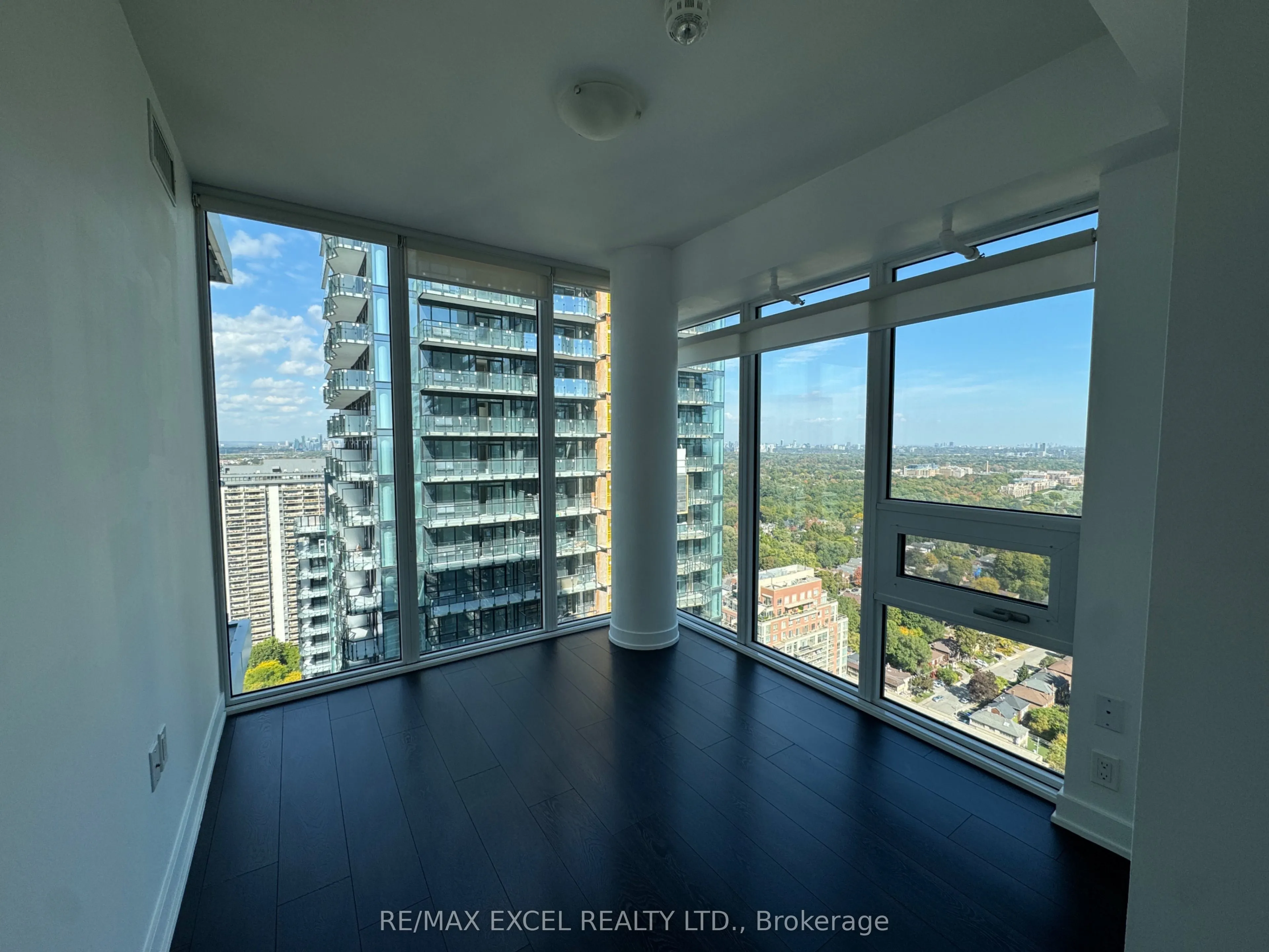 99 Broadway Avenue, #3303