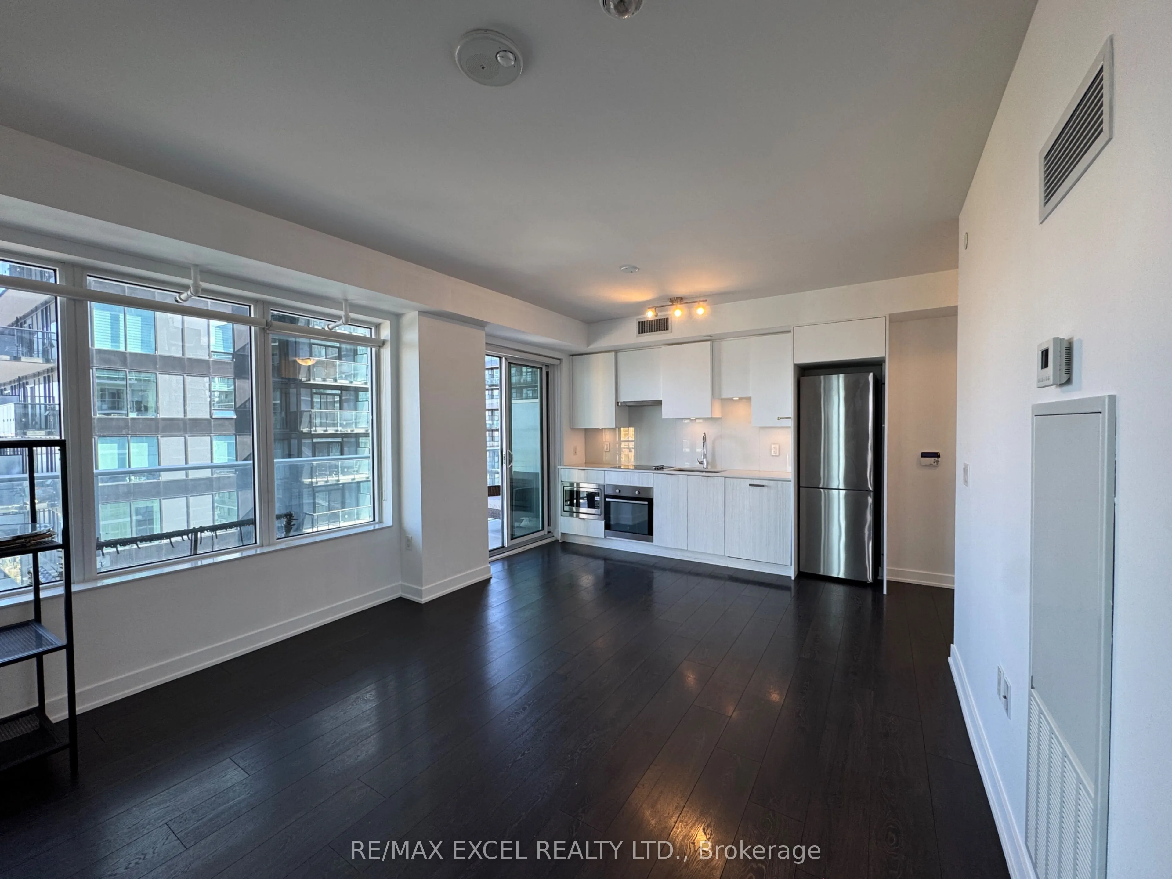 99 Broadway Avenue, #3303