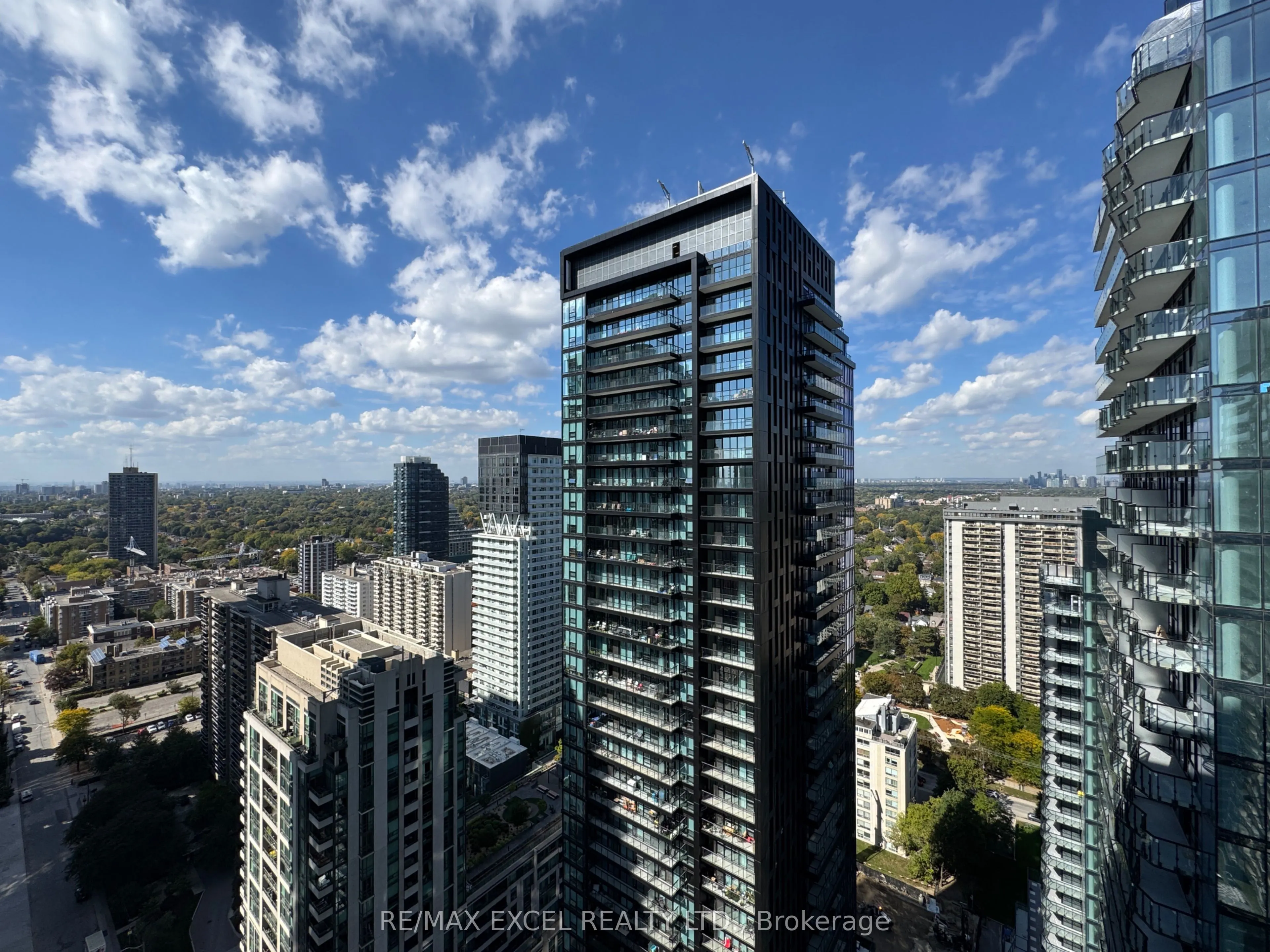 99 Broadway Avenue, #3303