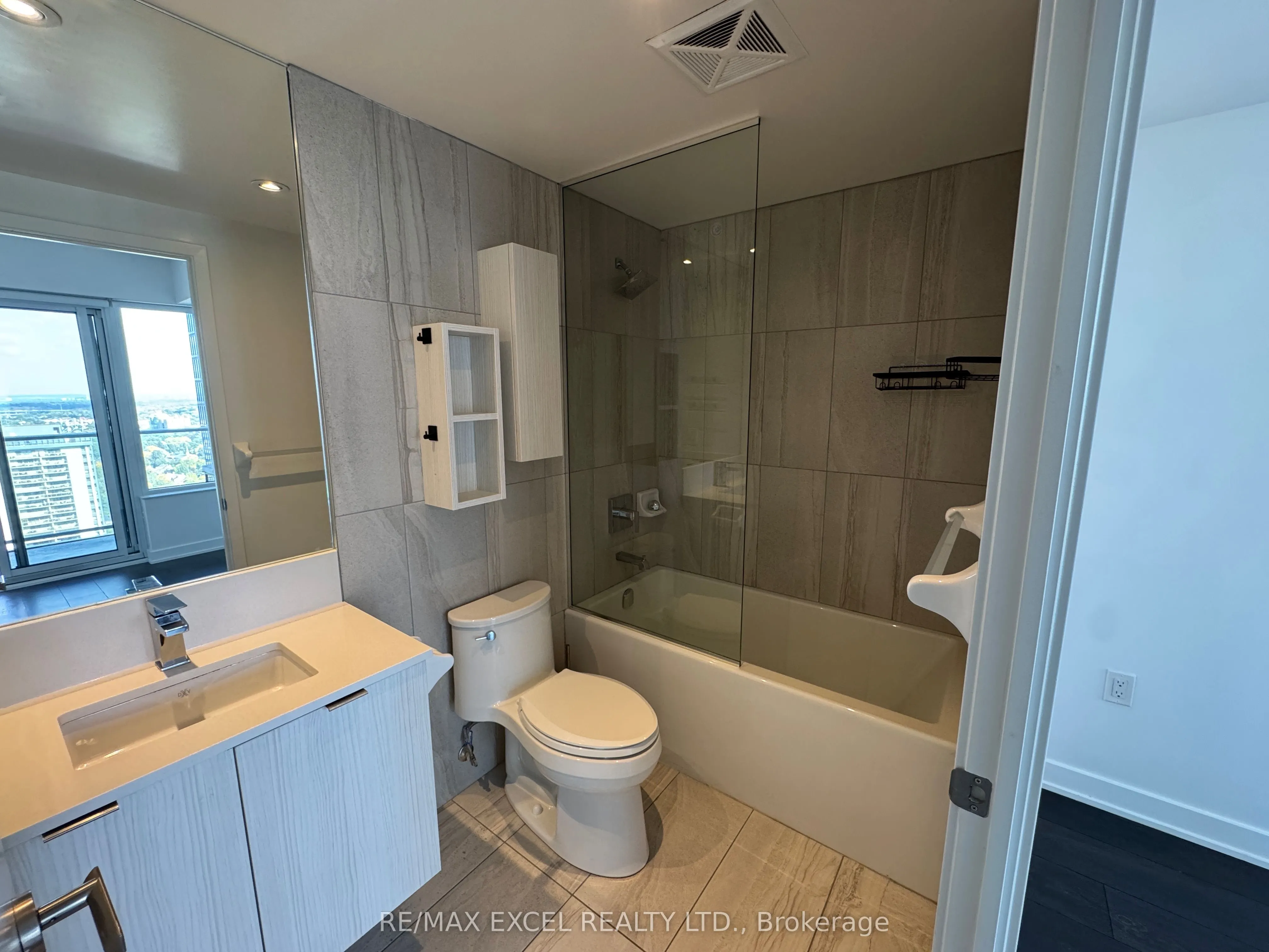 99 Broadway Avenue, #3303