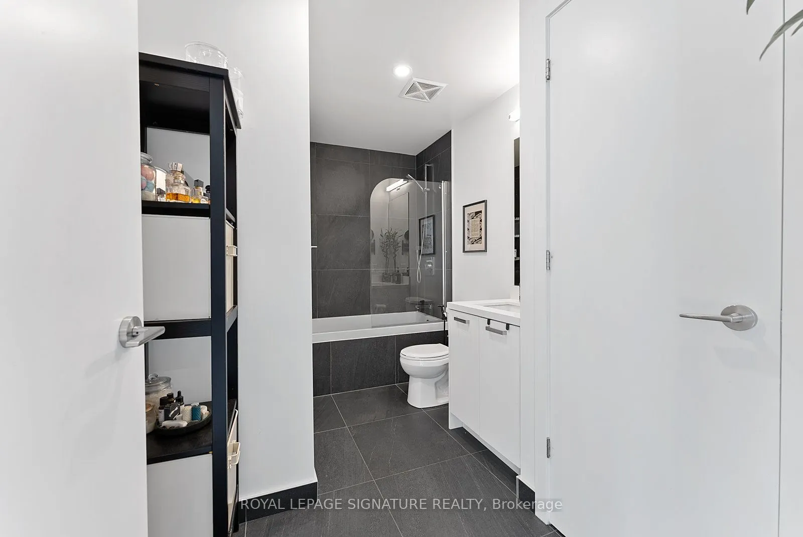 458 Richmond Street W, #1203