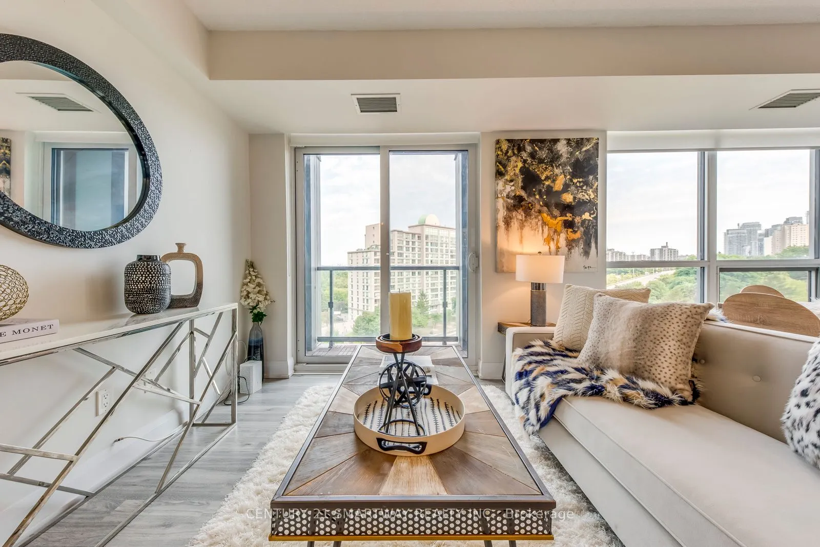 18 Graydon Hall Drive, #905