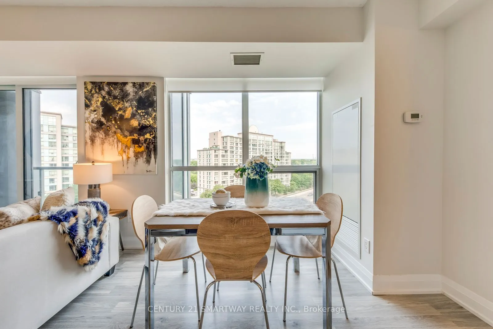 18 Graydon Hall Drive, #905