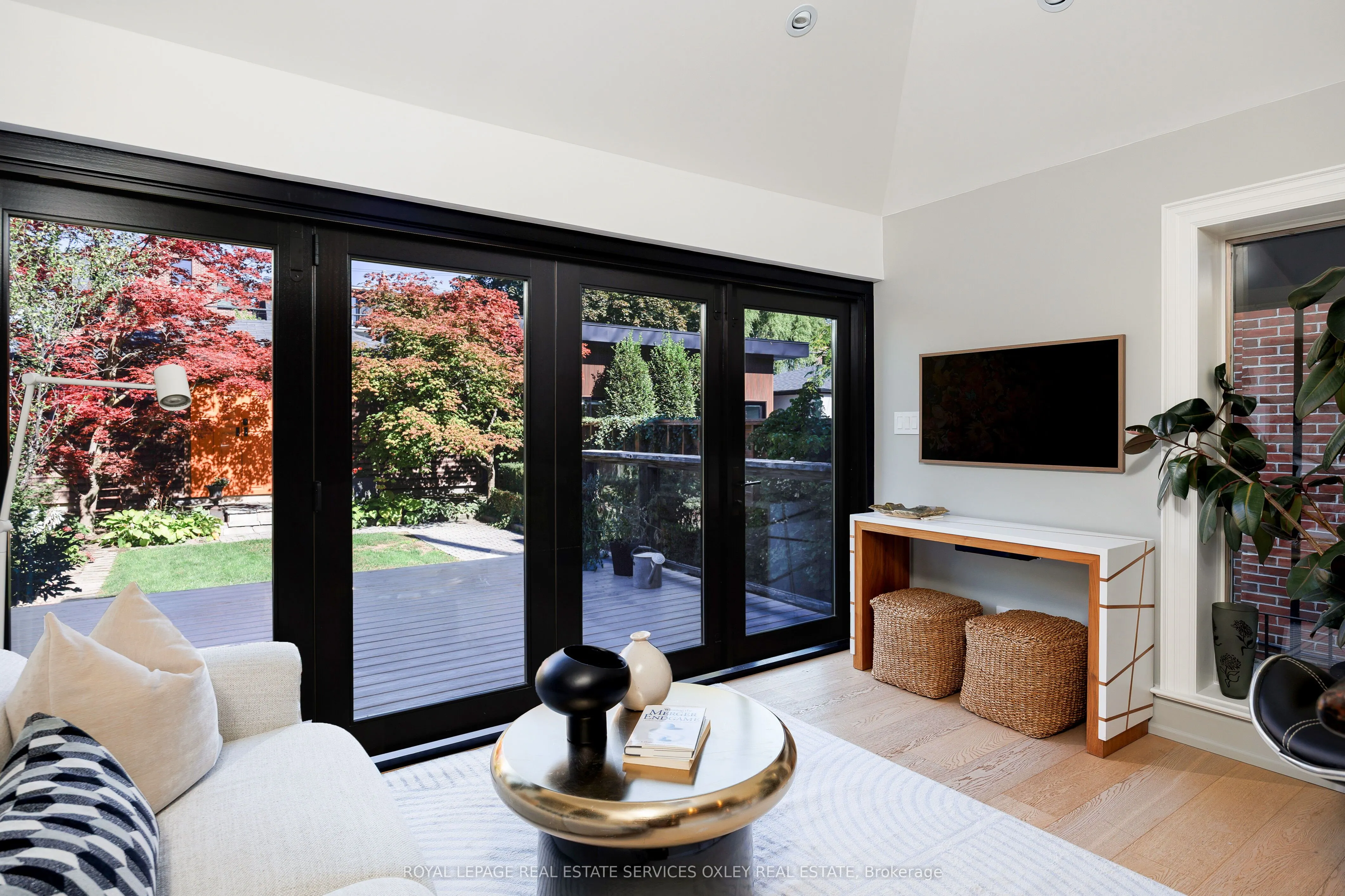 134 Roxborough Street W