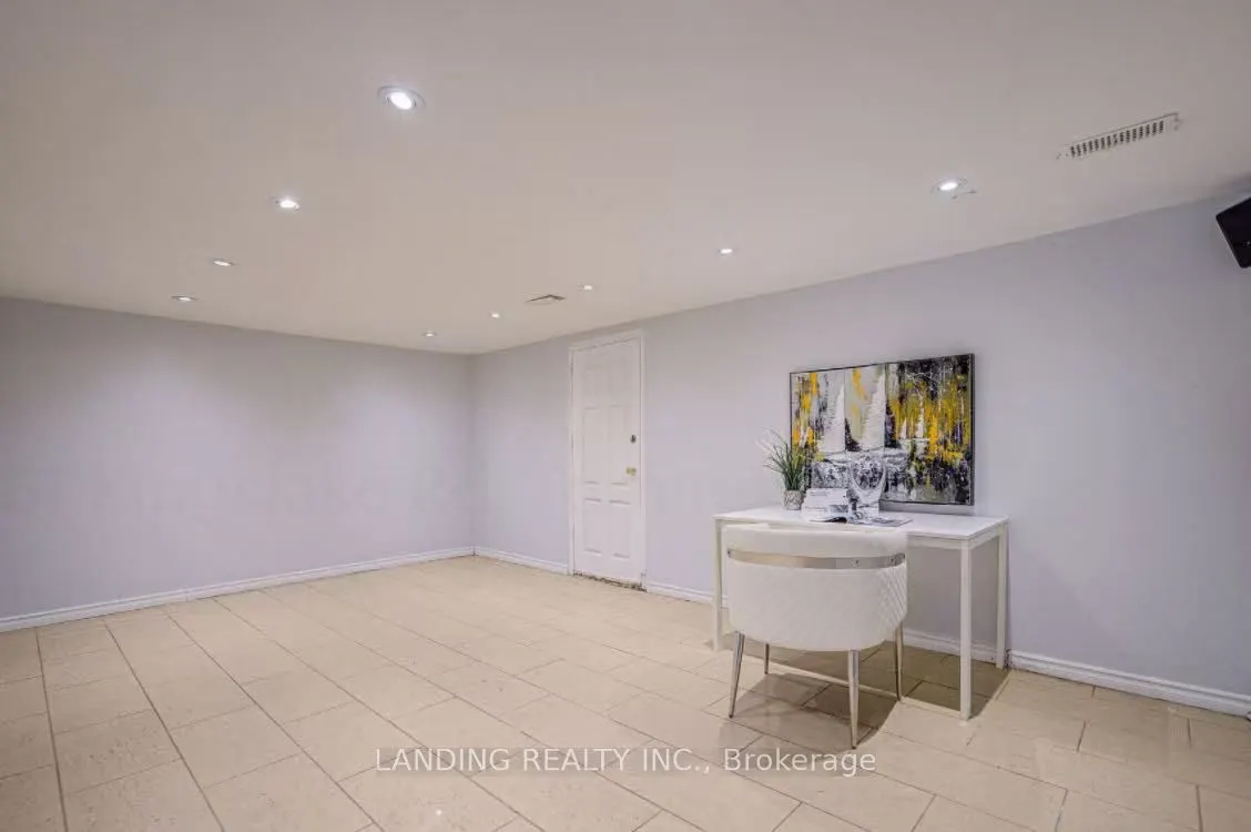 61 Kingslake Road