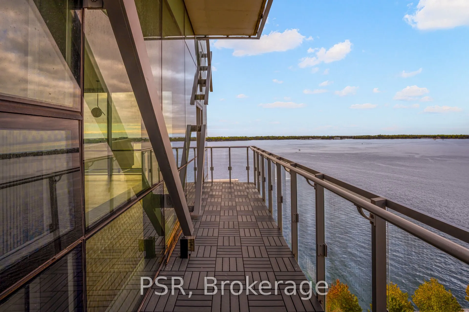 39 Queens Quay E, #1211