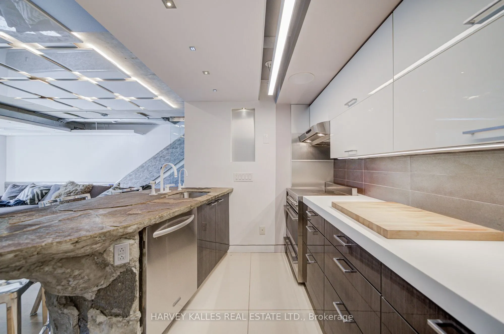 55 Stewart Street, #121
