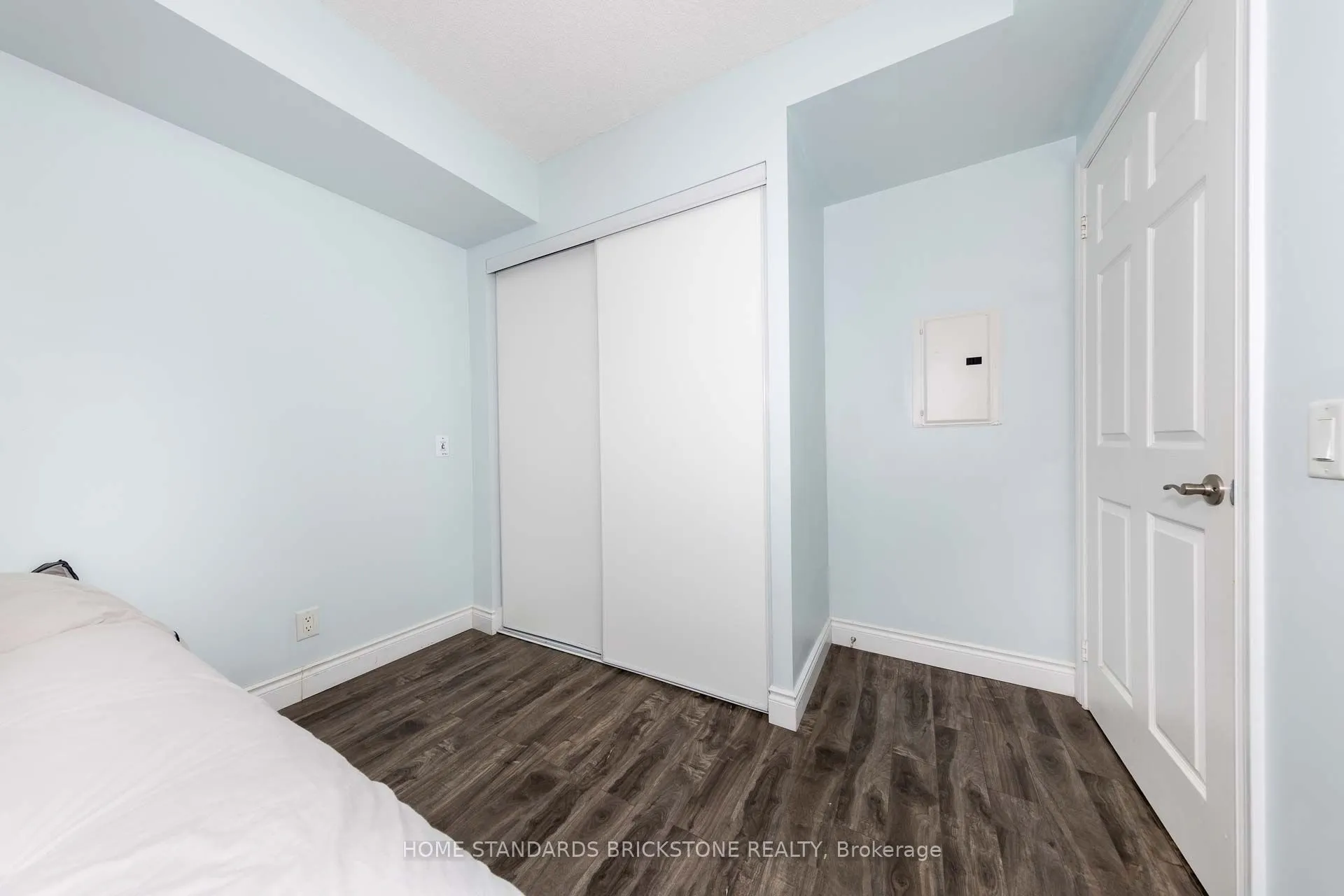 78 Harrison Garden Boulevard, #1701