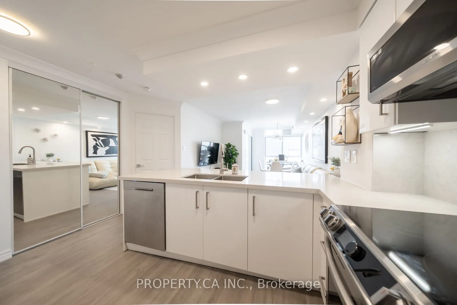 801 King Street W, #1019