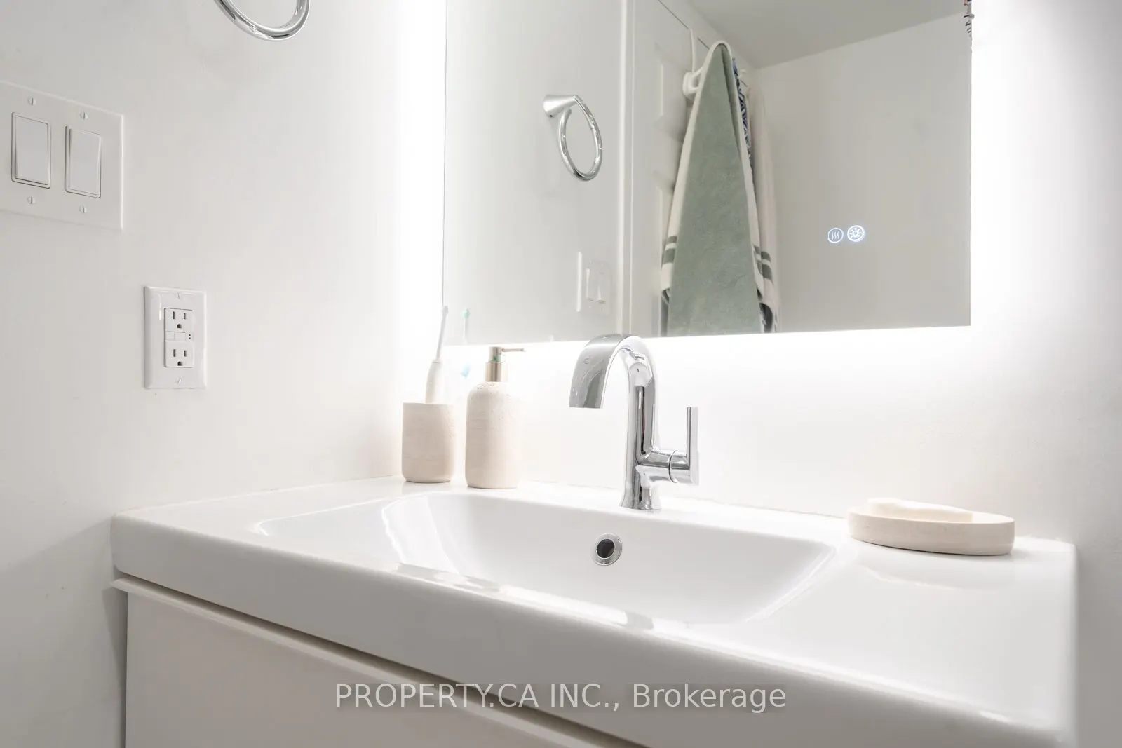 801 King Street W, #1019