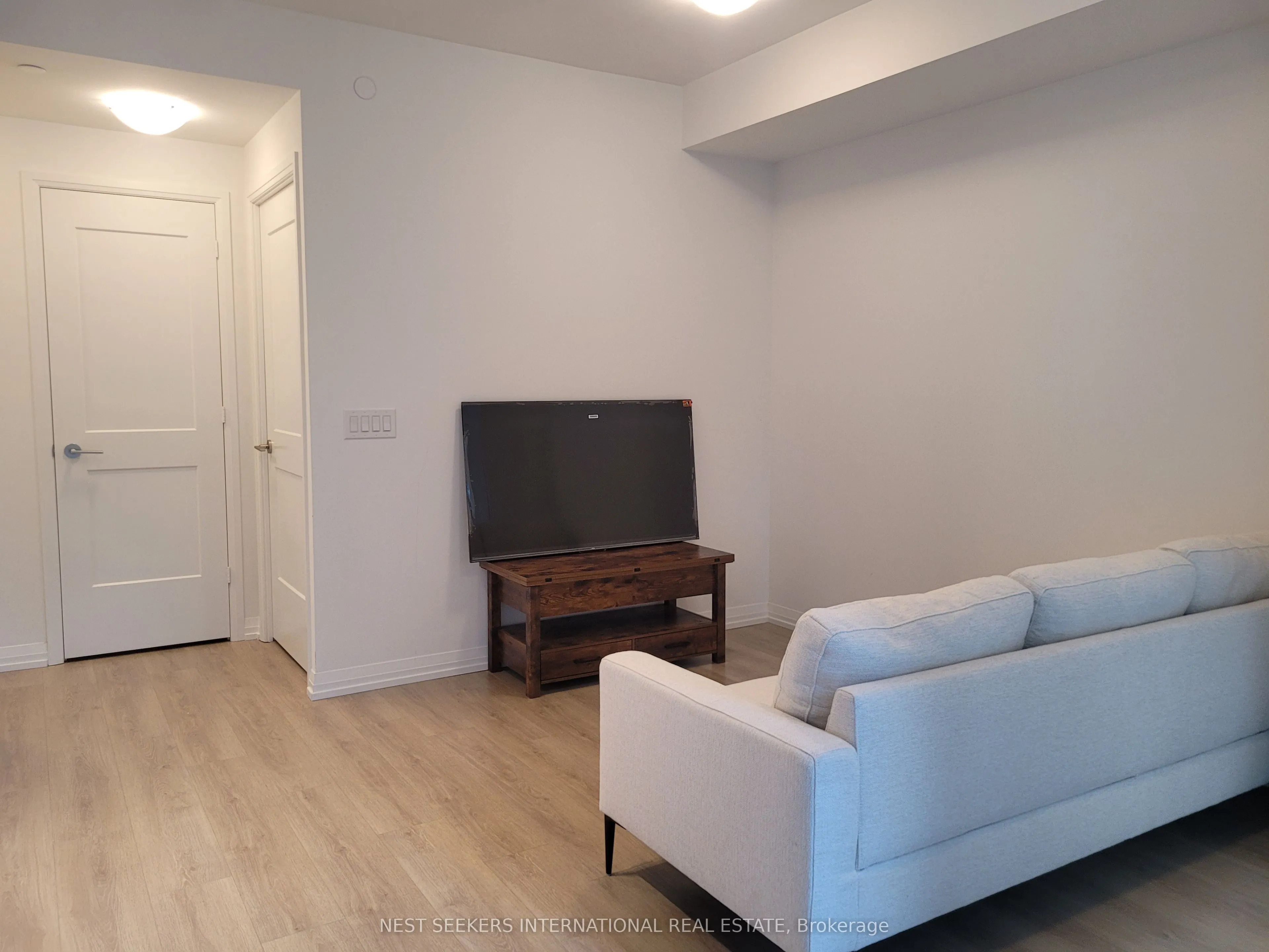 8 Widmer Street, #2001