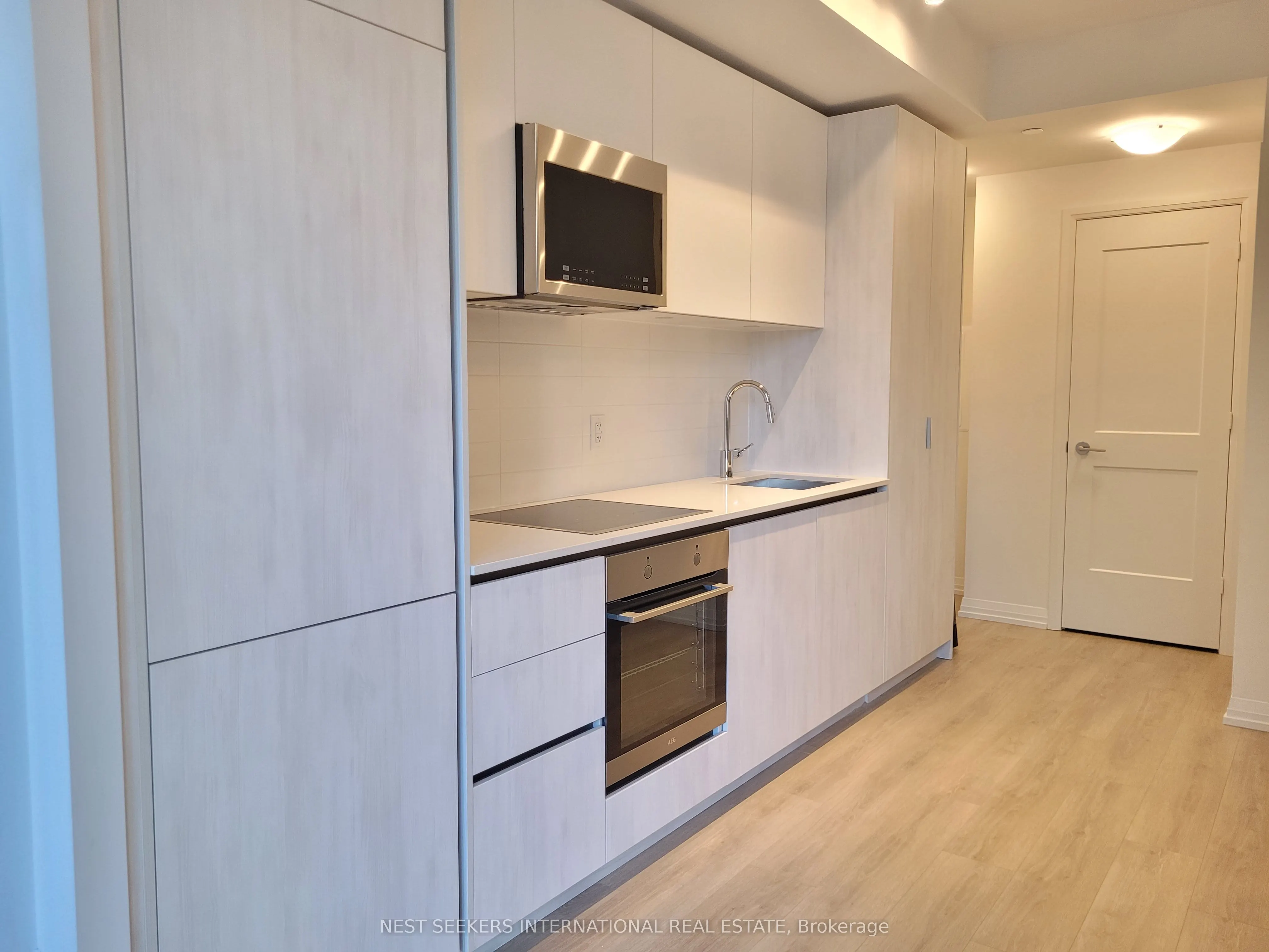 8 Widmer Street, #2001