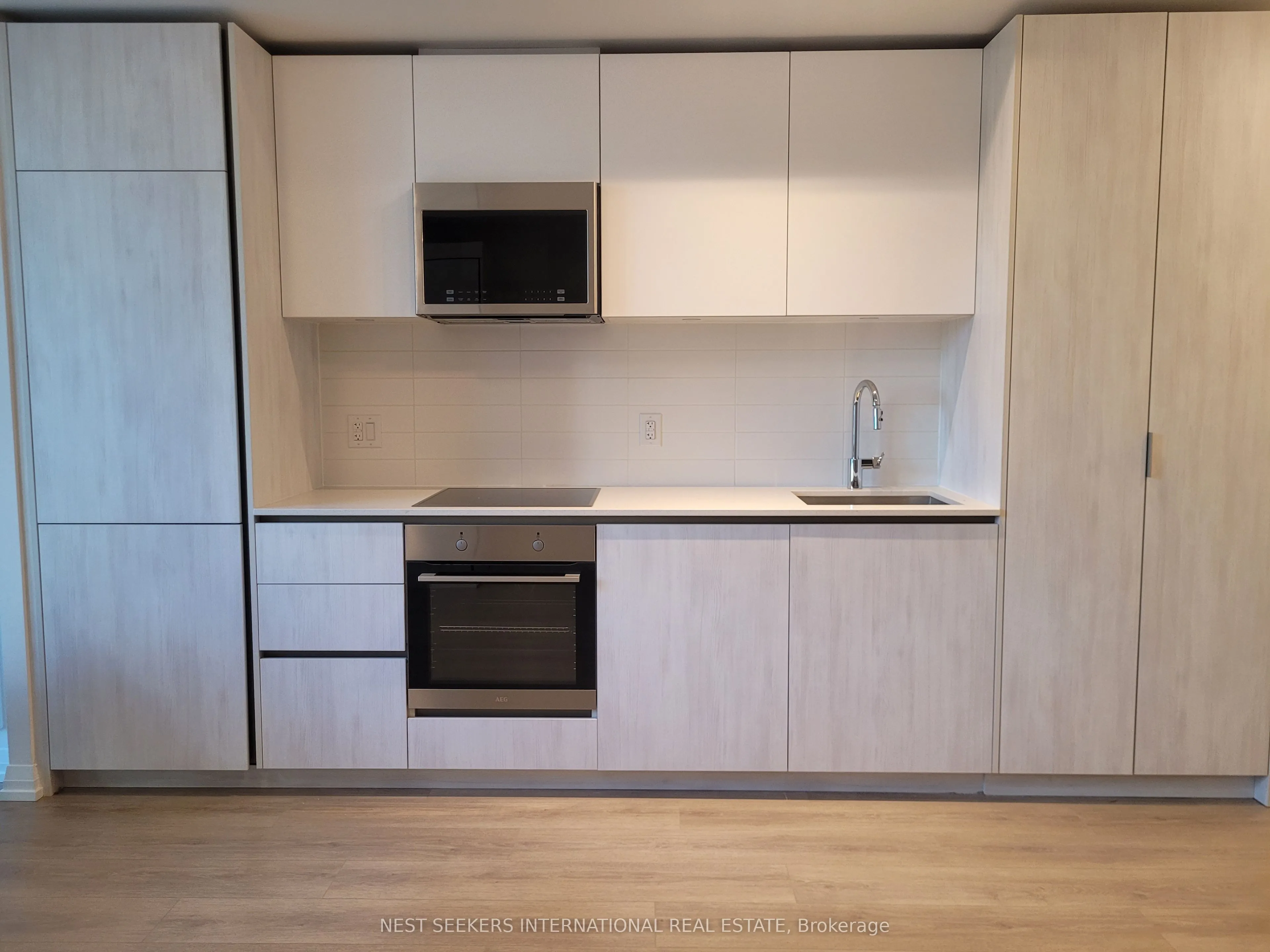 8 Widmer Street, #2001