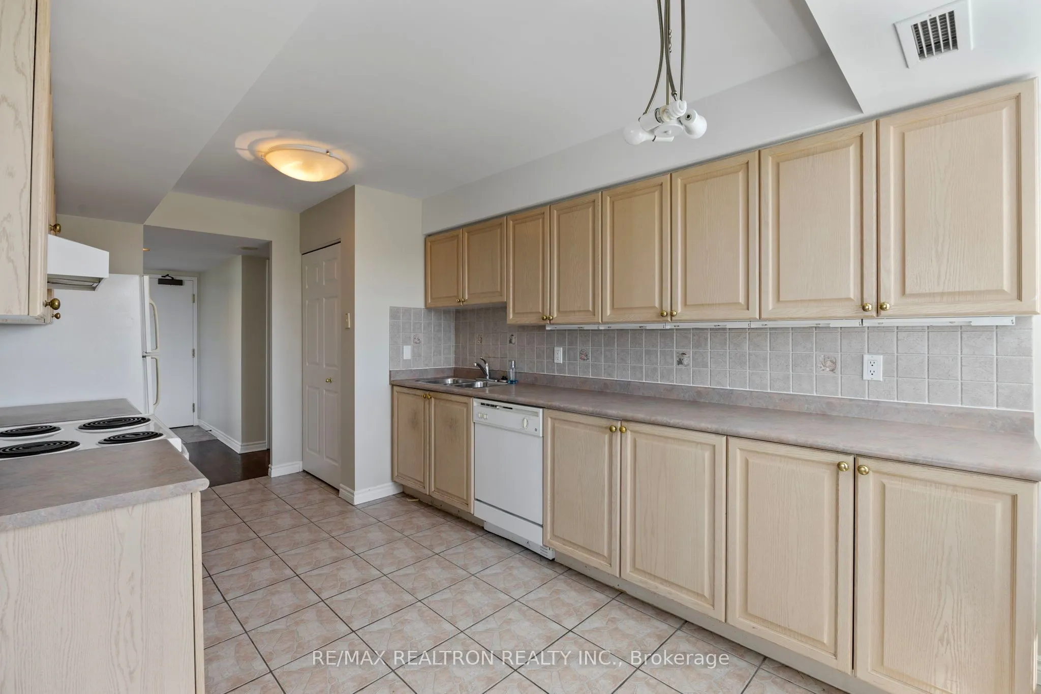 8 Covington Road, #604