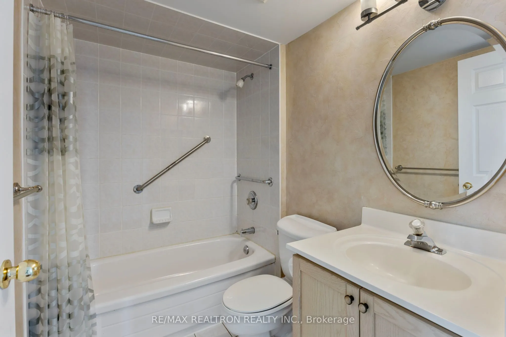 8 Covington Road, #604