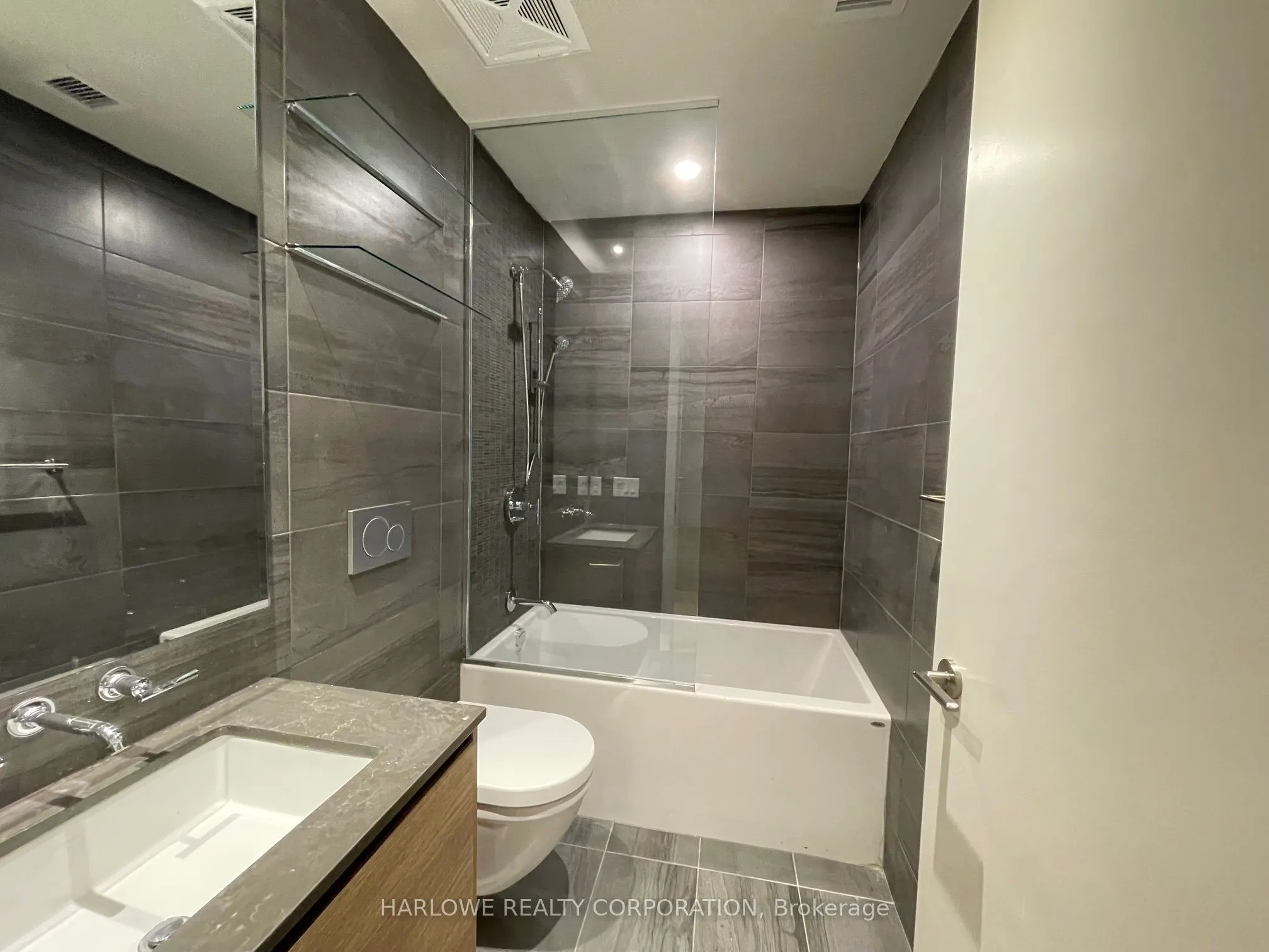 81 Wellesley Street E, #2402