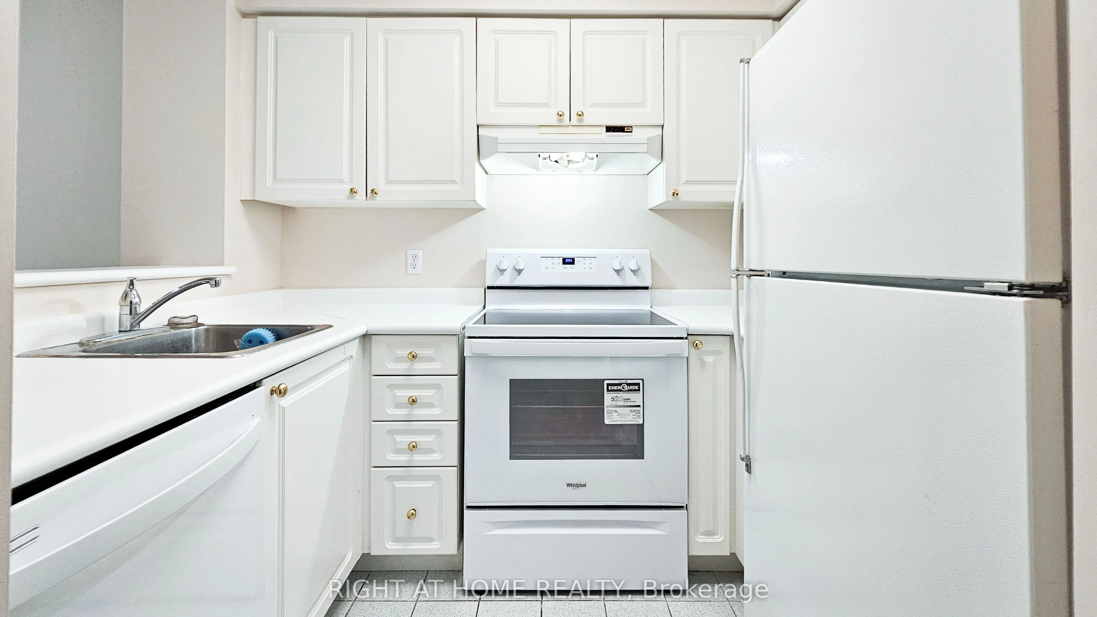 8 Pemberton Avenue, #105