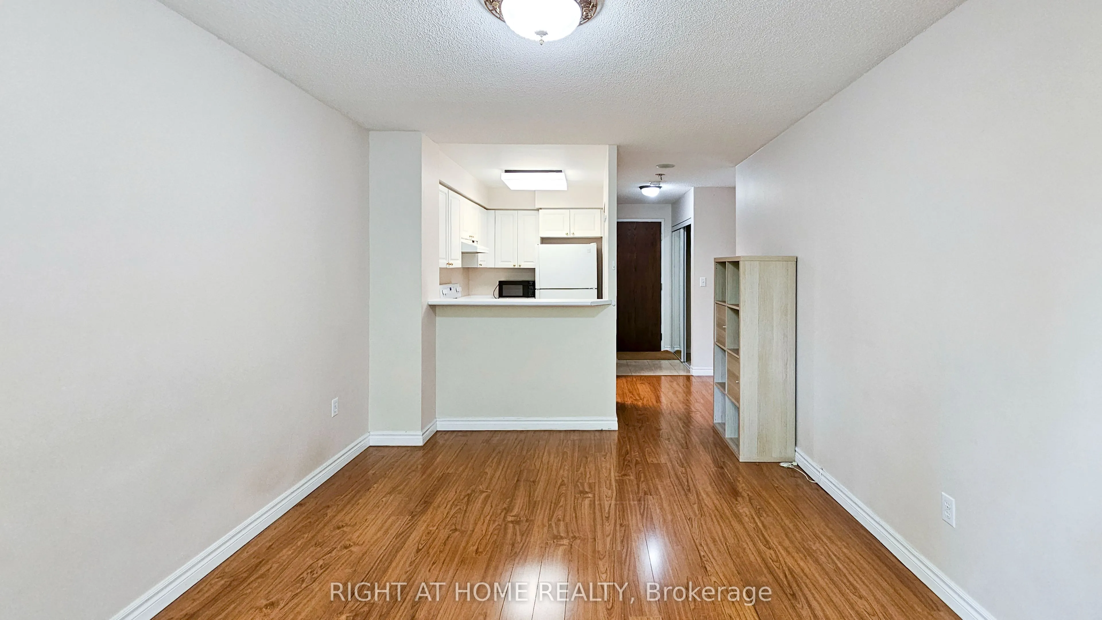 8 Pemberton Avenue, #105
