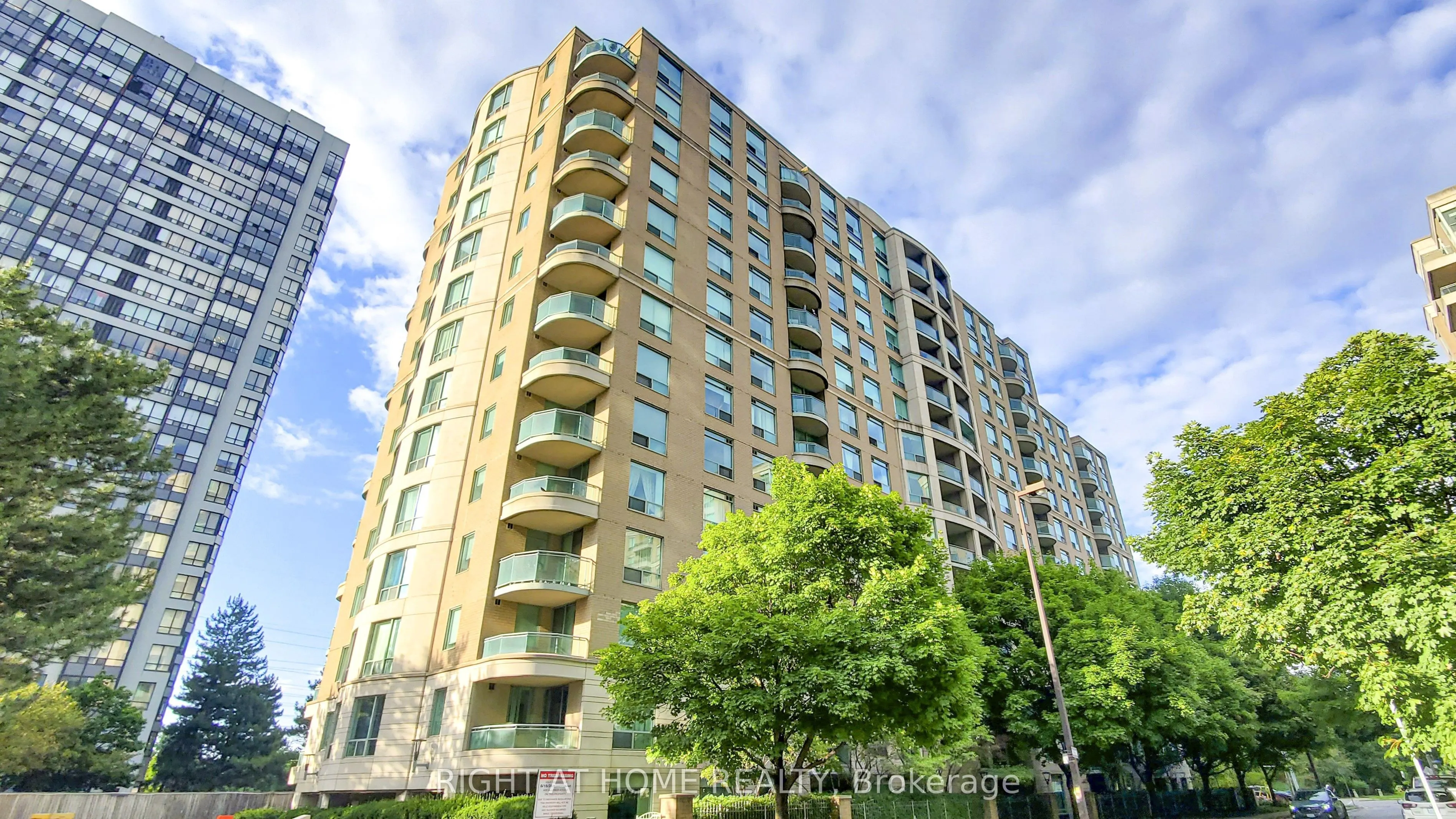 8 Pemberton Avenue, #105