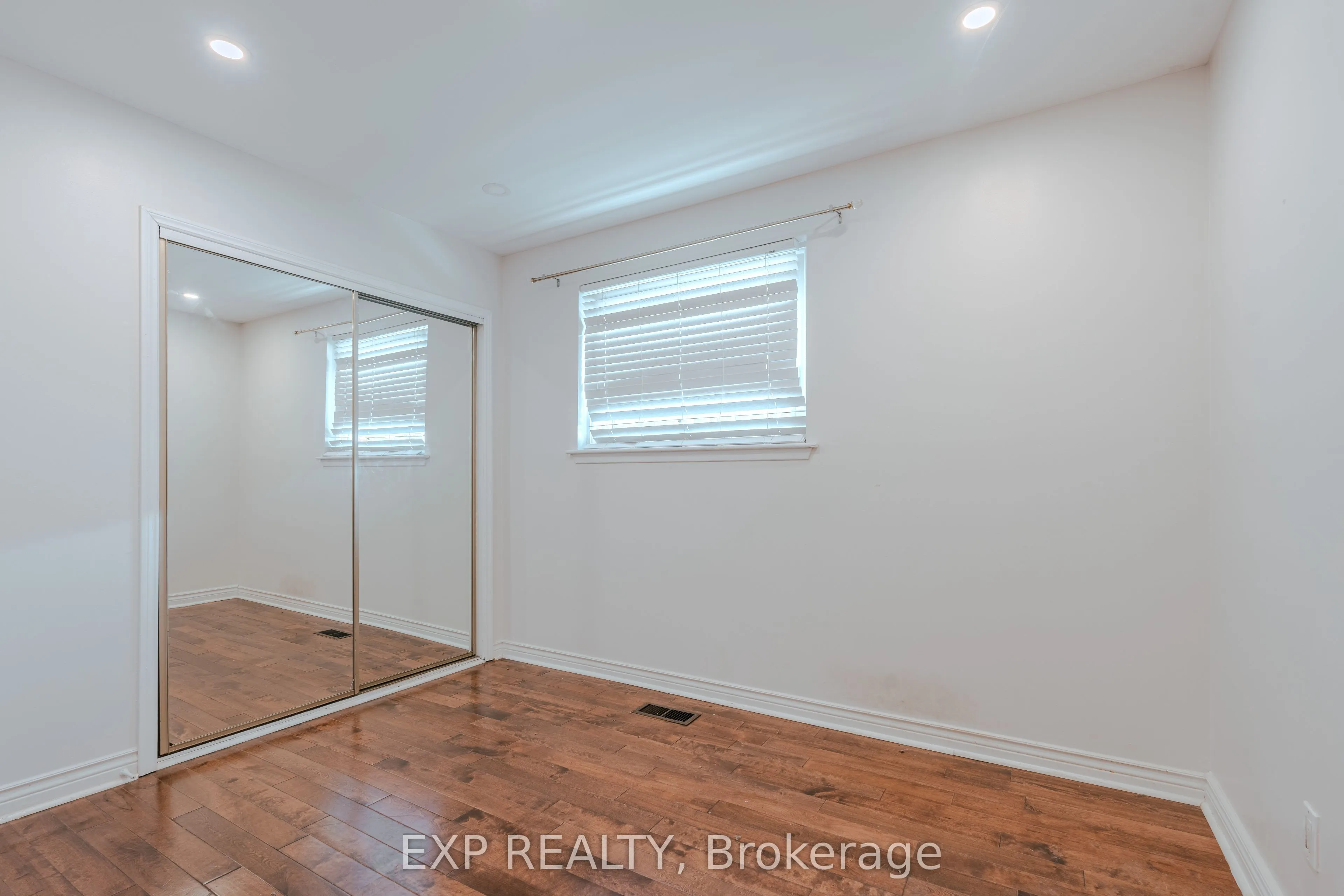 72 Billington Crescent