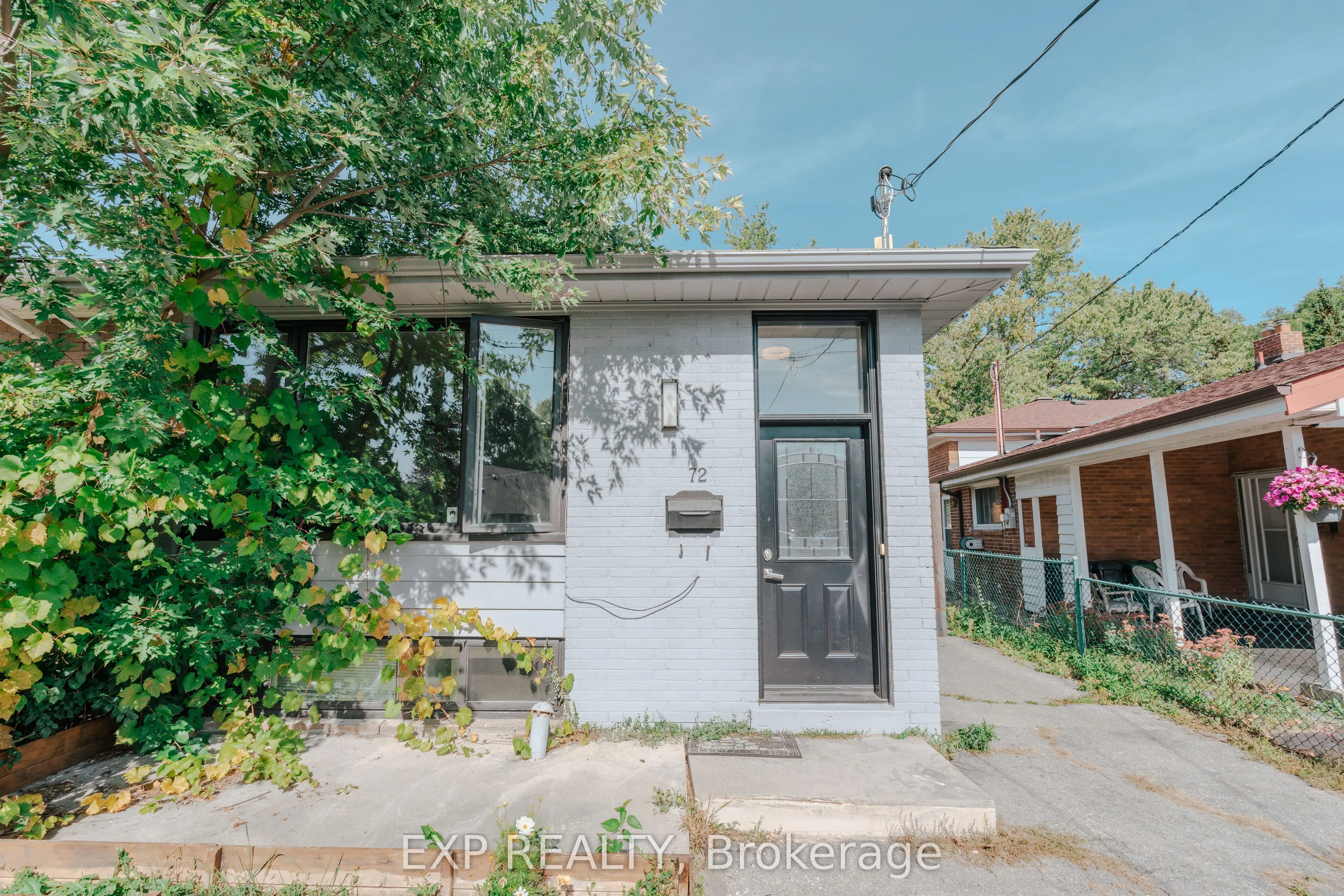 72 Billington Crescent