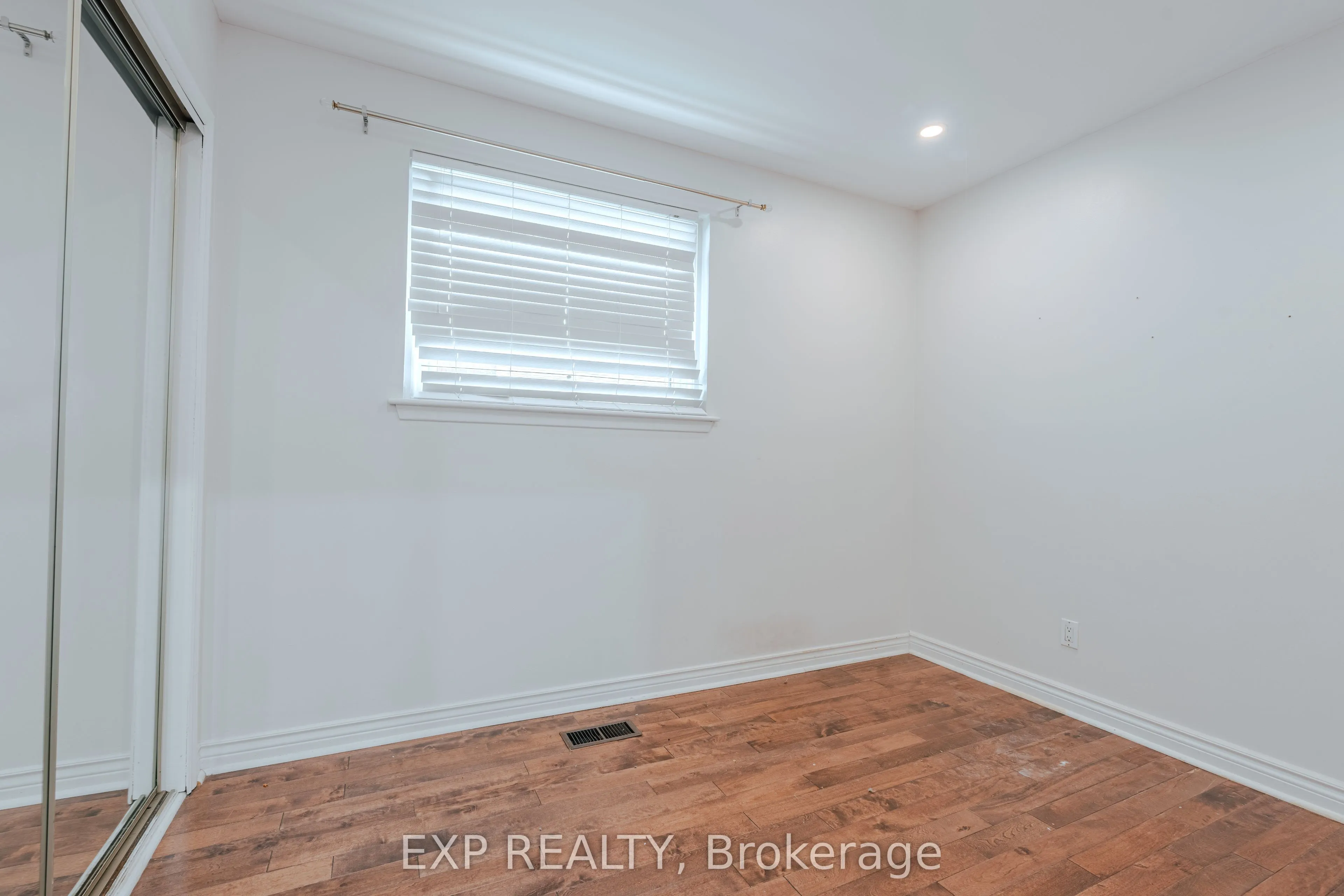 72 Billington Crescent