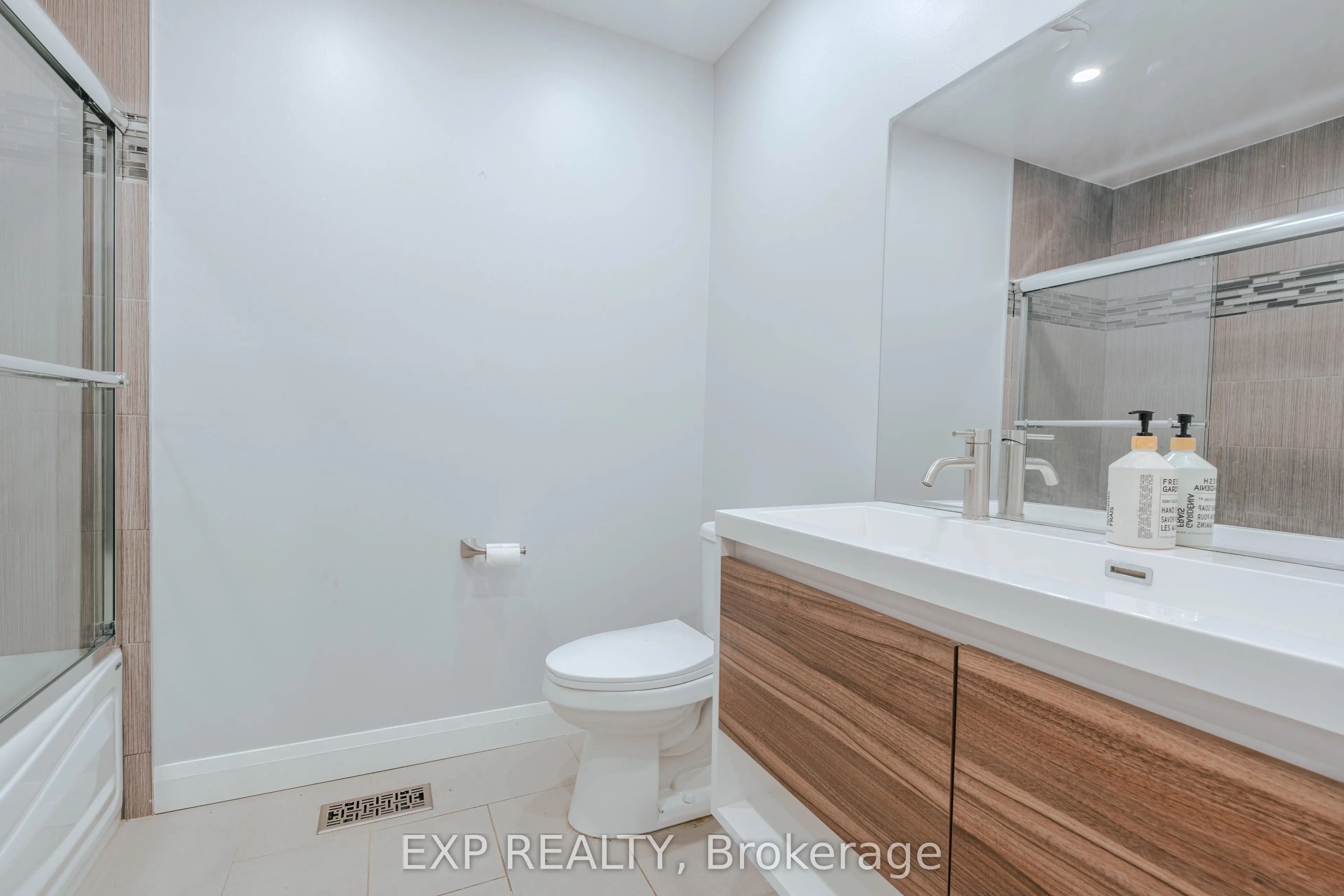 72 Billington Crescent