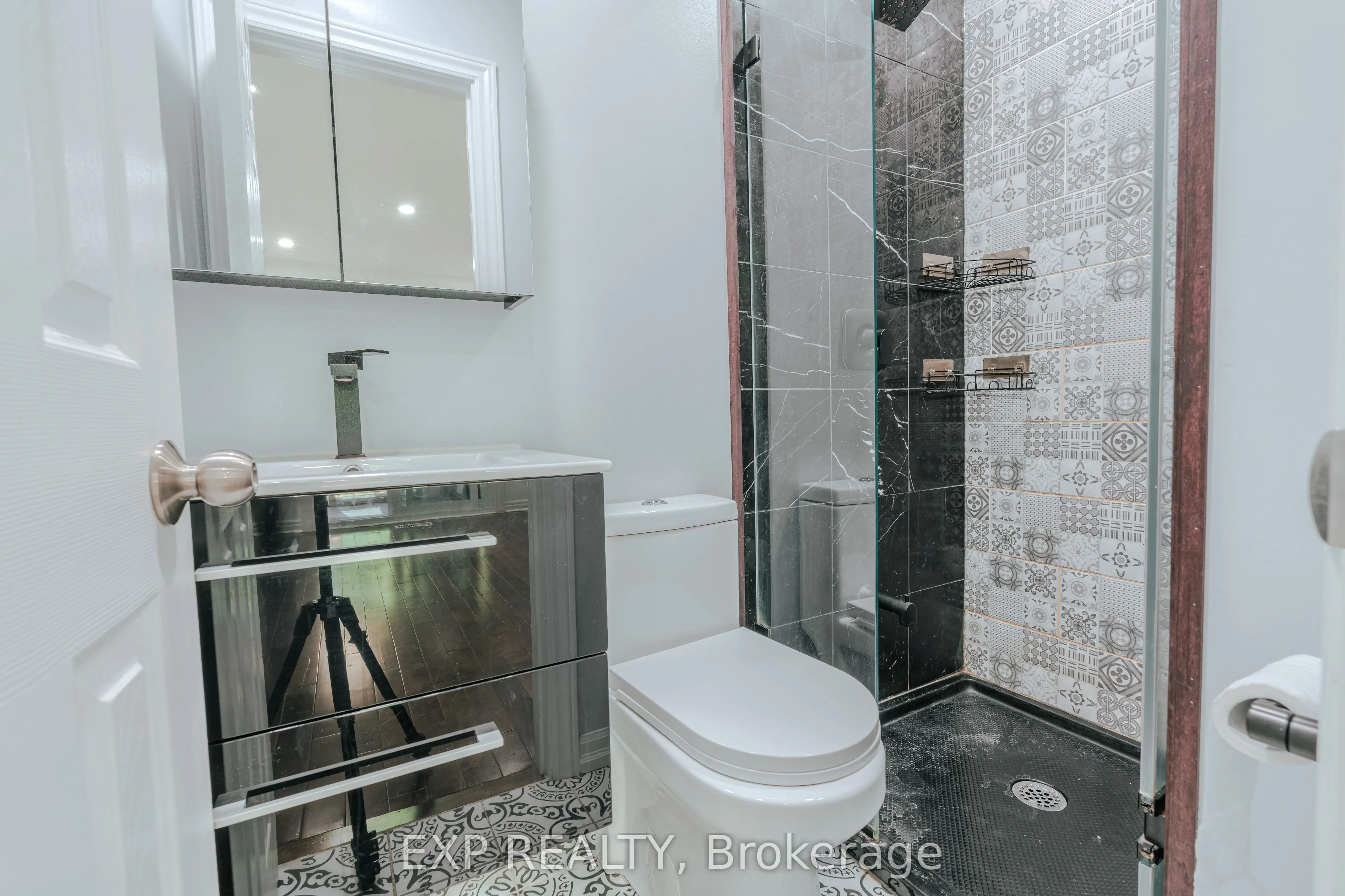 72 Billington Crescent
