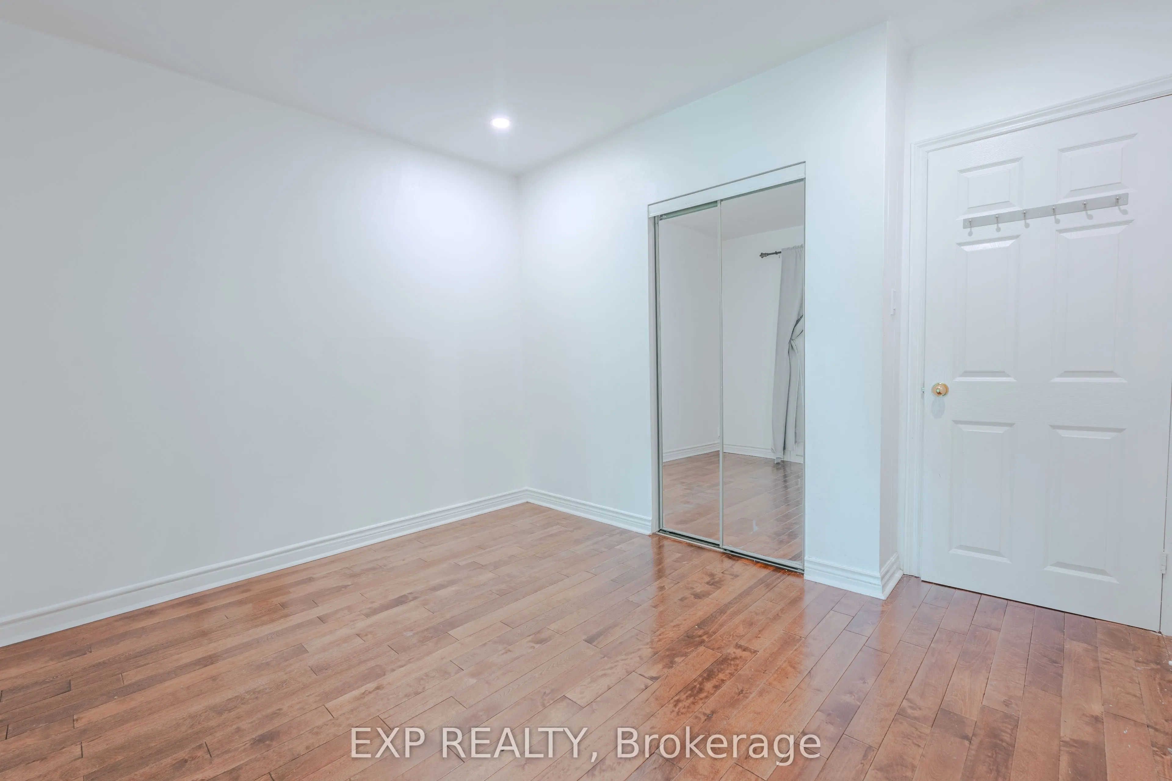 72 Billington Crescent