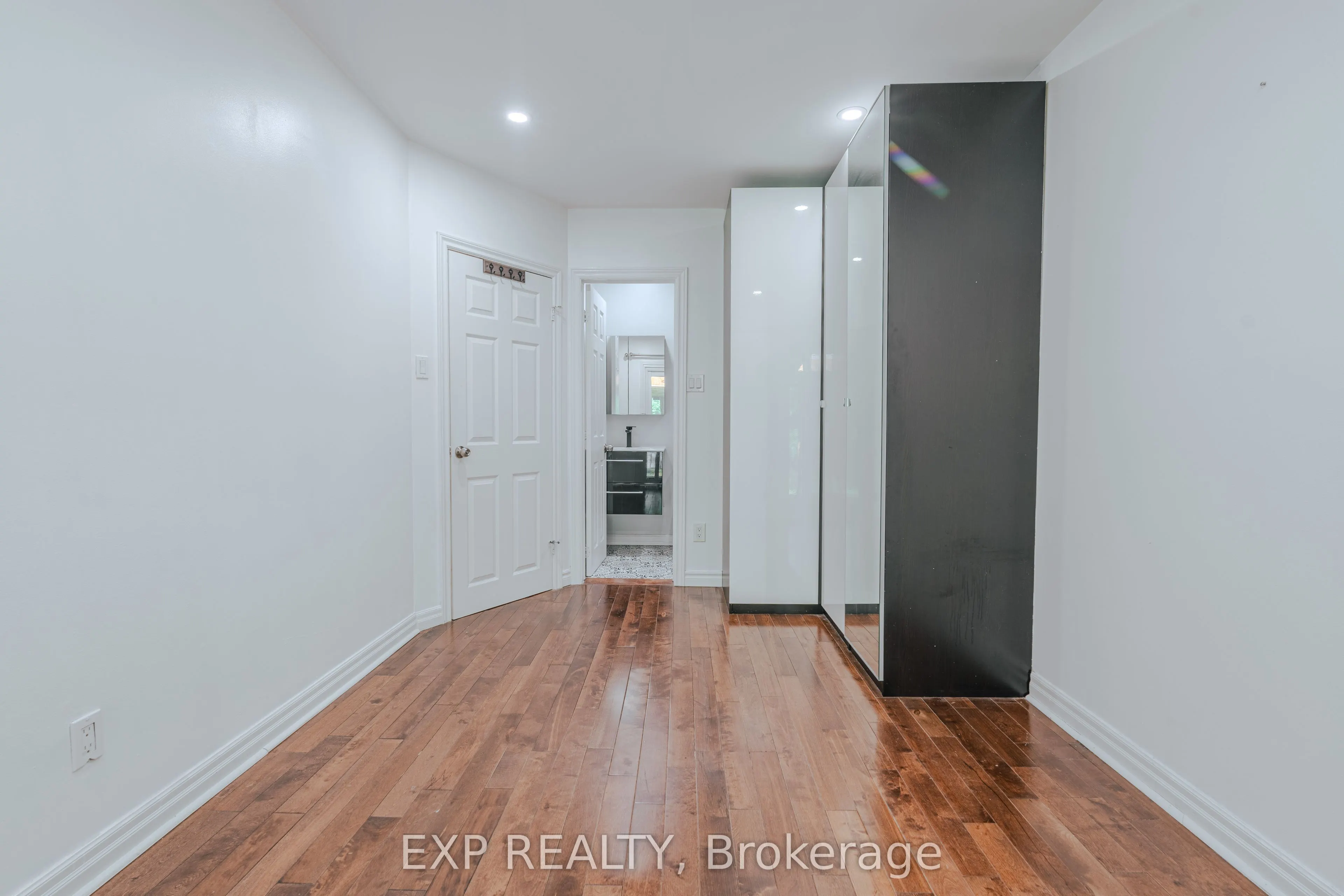 72 Billington Crescent
