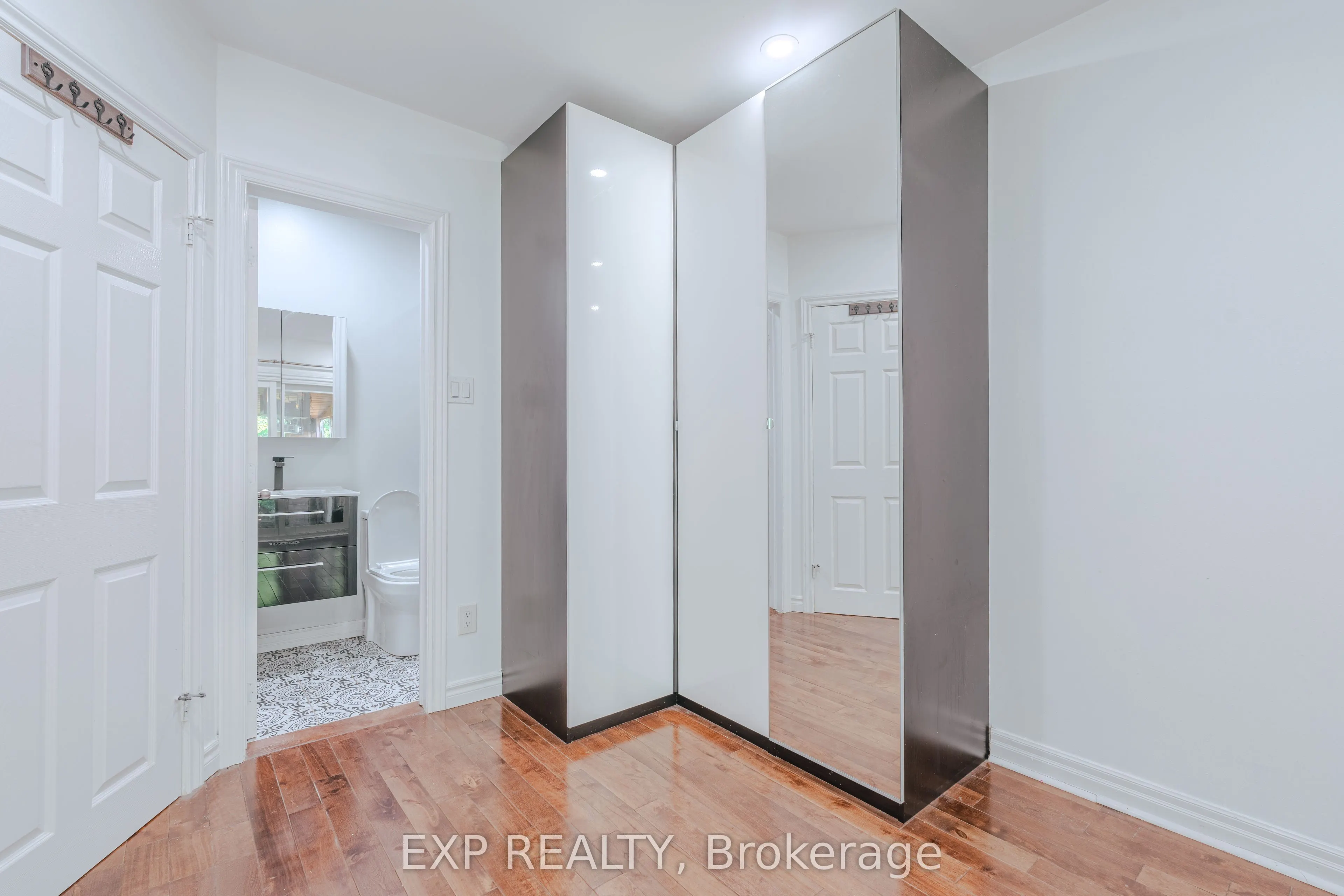72 Billington Crescent