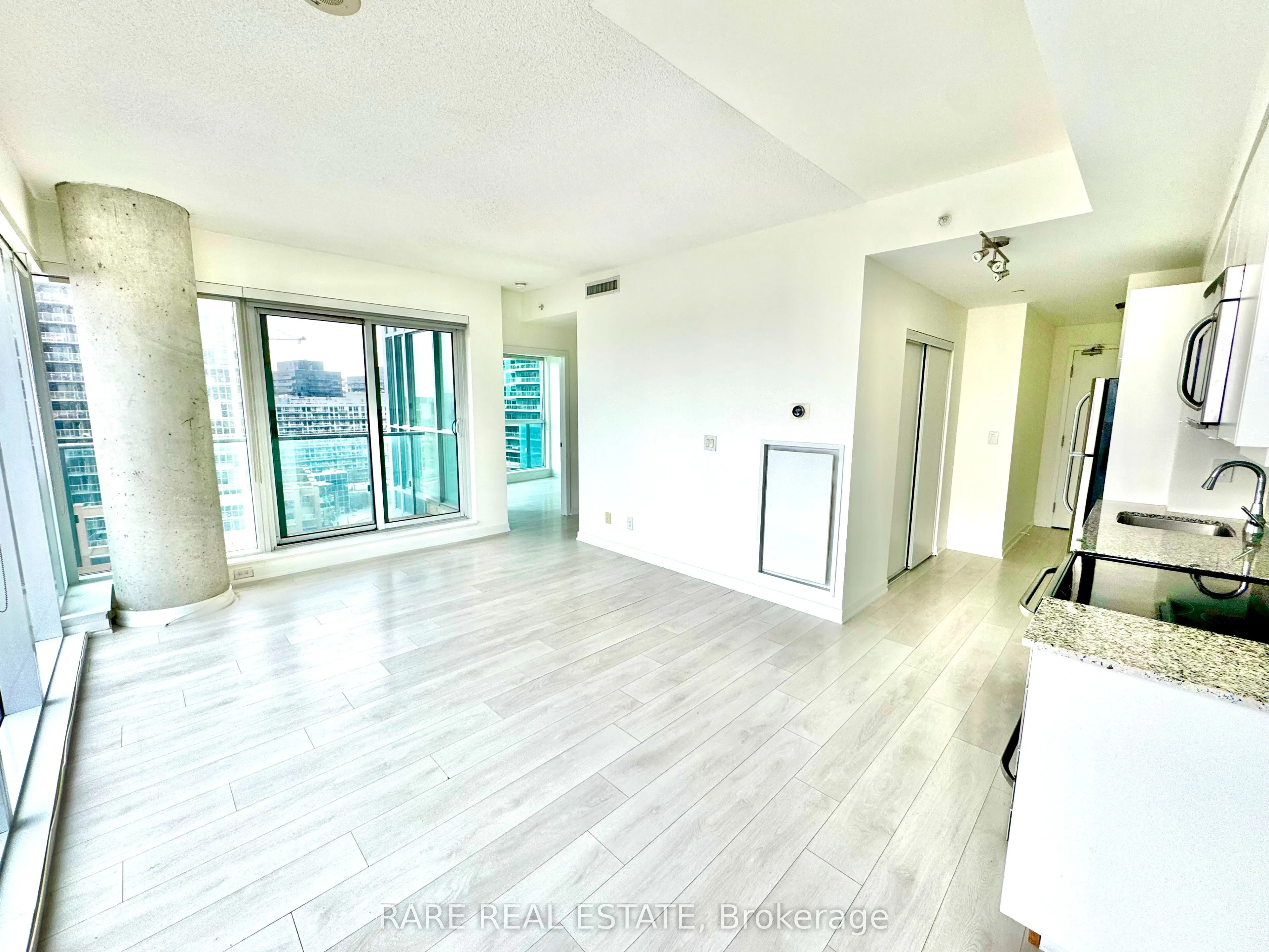 150 East Liberty Street, #1112