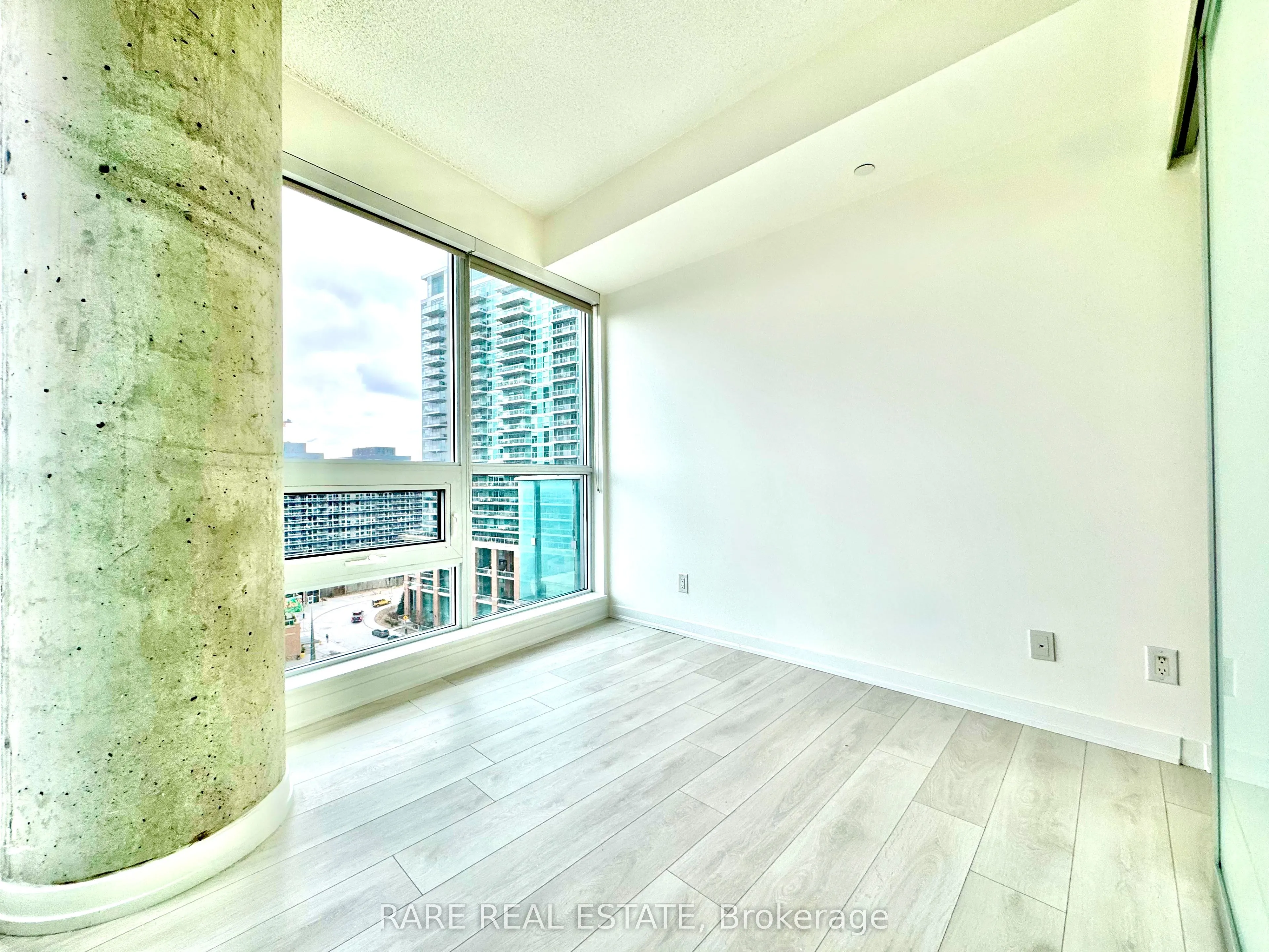150 East Liberty Street, #1112