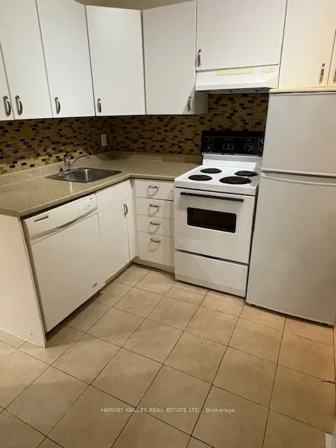 440 Avenue Road, #101
