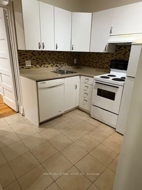 440 Avenue Road, #101